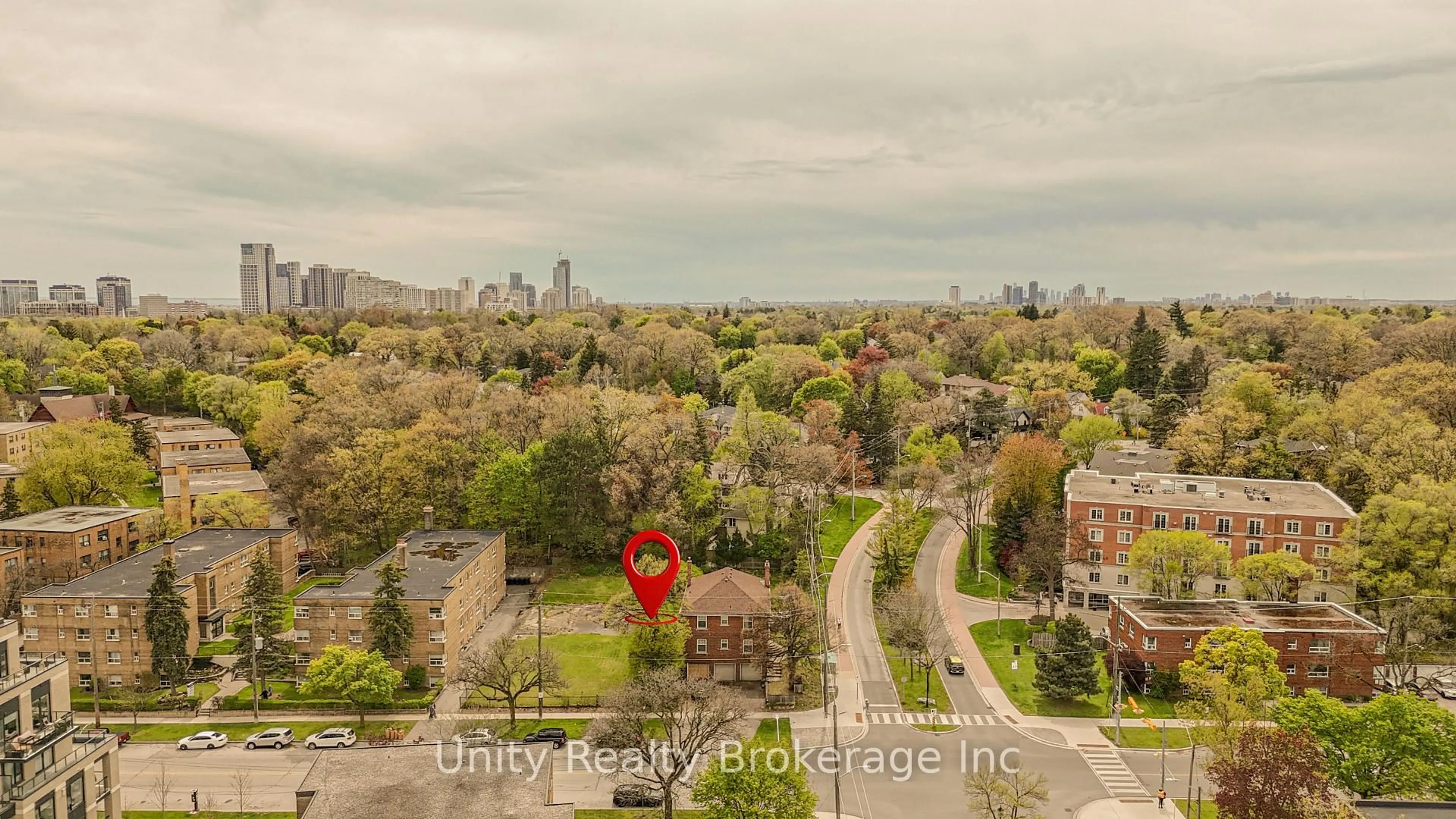 A pic from outside/outdoor area/front of a property/back of a property/a pic from drone, city buildings view from balcony for 296 The Kingway, Toronto Ontario M9A 3V1