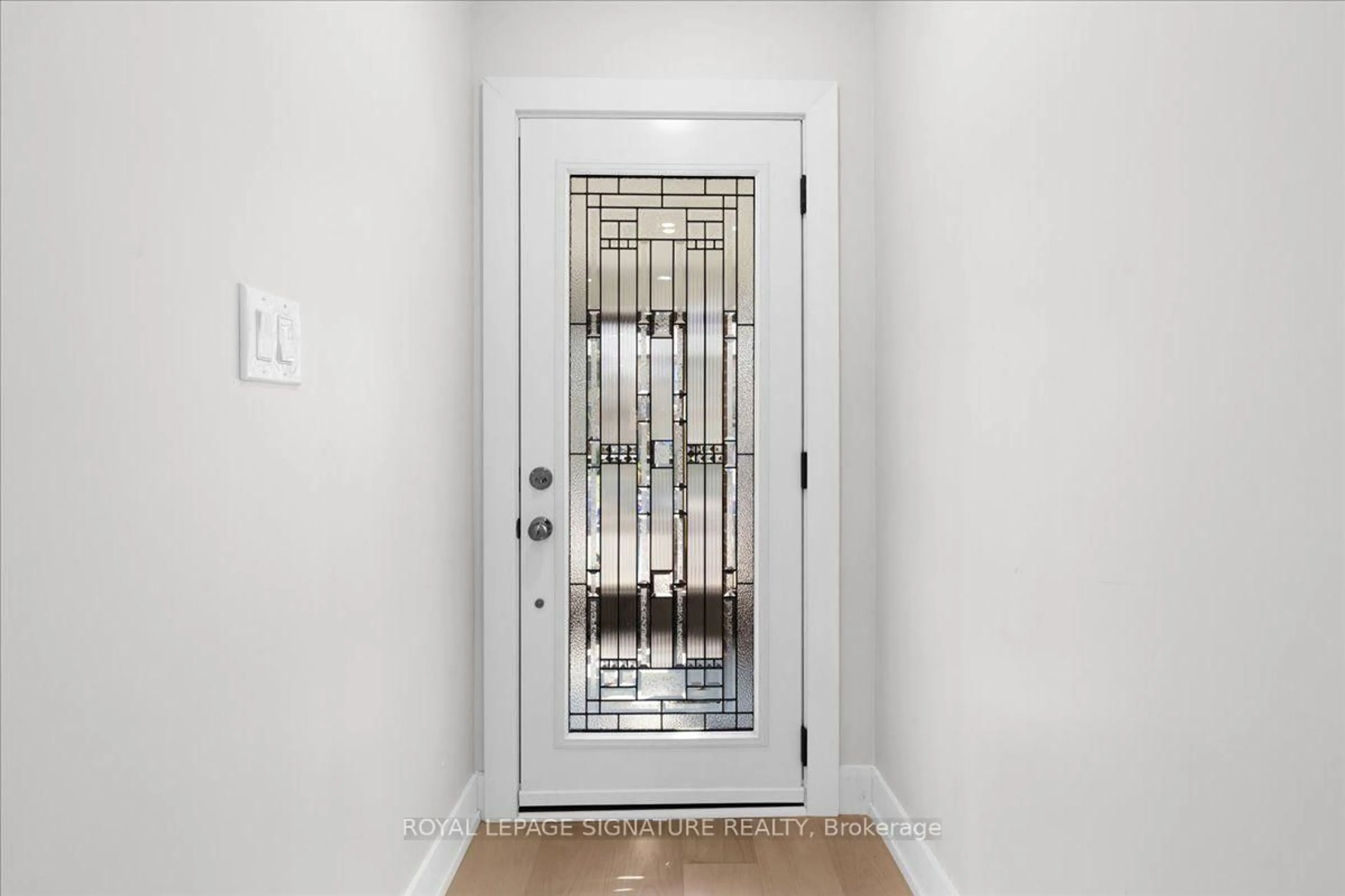 Indoor entryway for 234 Nairn Ave, Toronto Ontario M6E 4H4