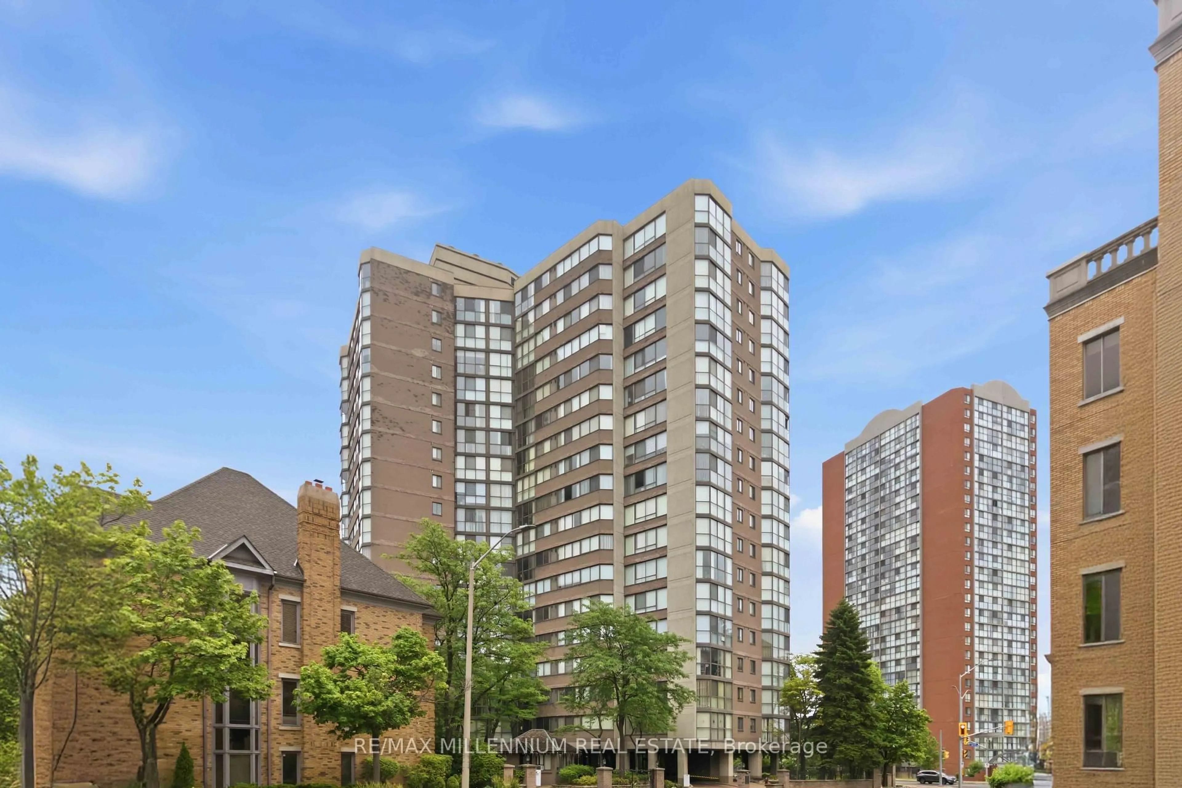 Unknown for 4235 Sherwoodtowne Blvd #PH7, Mississauga Ontario L4Z 1W3
