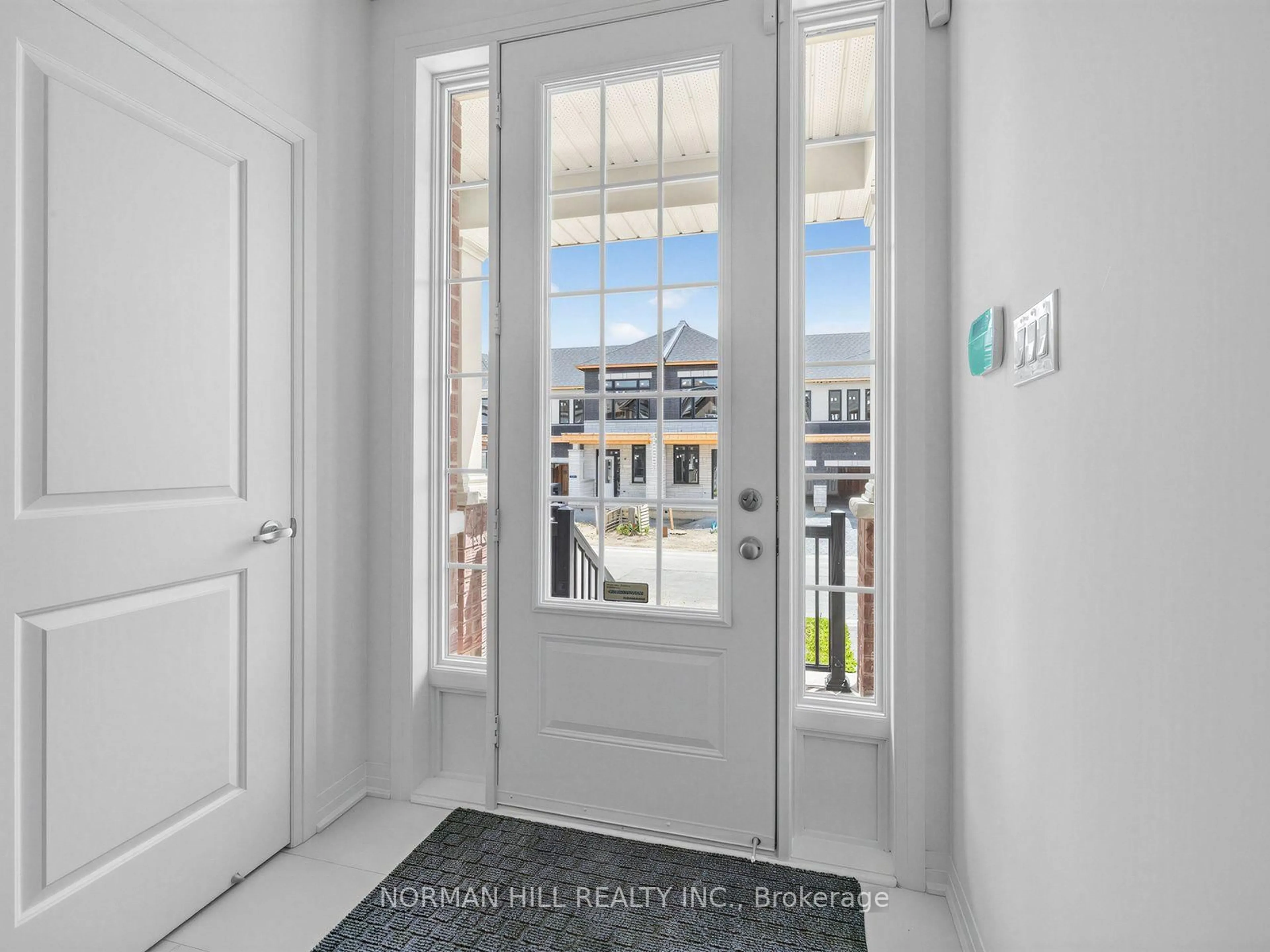 Indoor entryway for 36 Guildhouse Dr, Brampton Ontario L7A 4W5