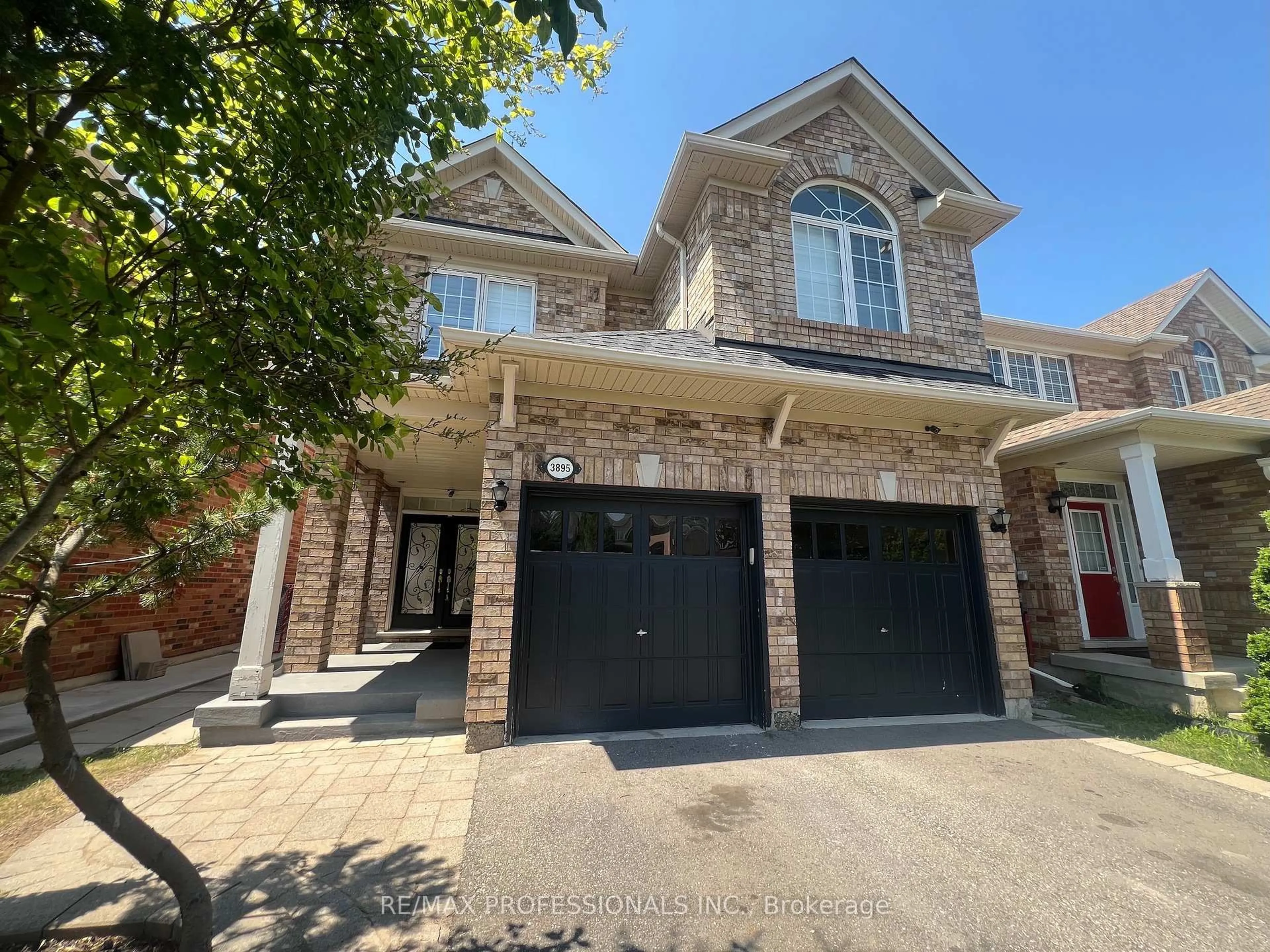 Home with brick exterior material, street for 3895 Henrietta Way, Mississauga Ontario L5M 7Y4