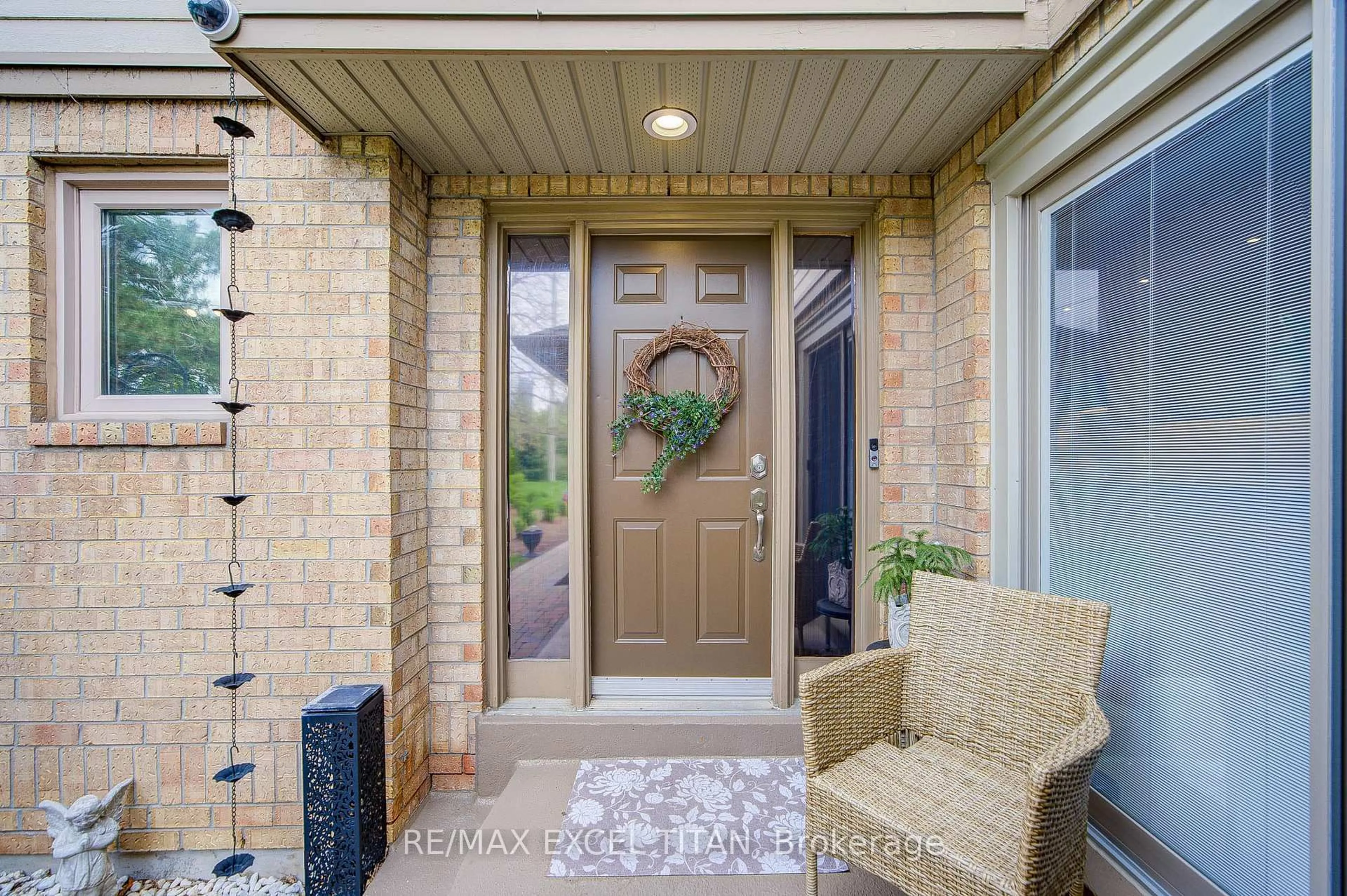 Indoor entryway for 1725 The Chse #25, Mississauga Ontario L5M 4N3