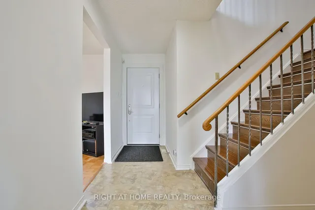56 Cathy Jean Cres, Toronto 4