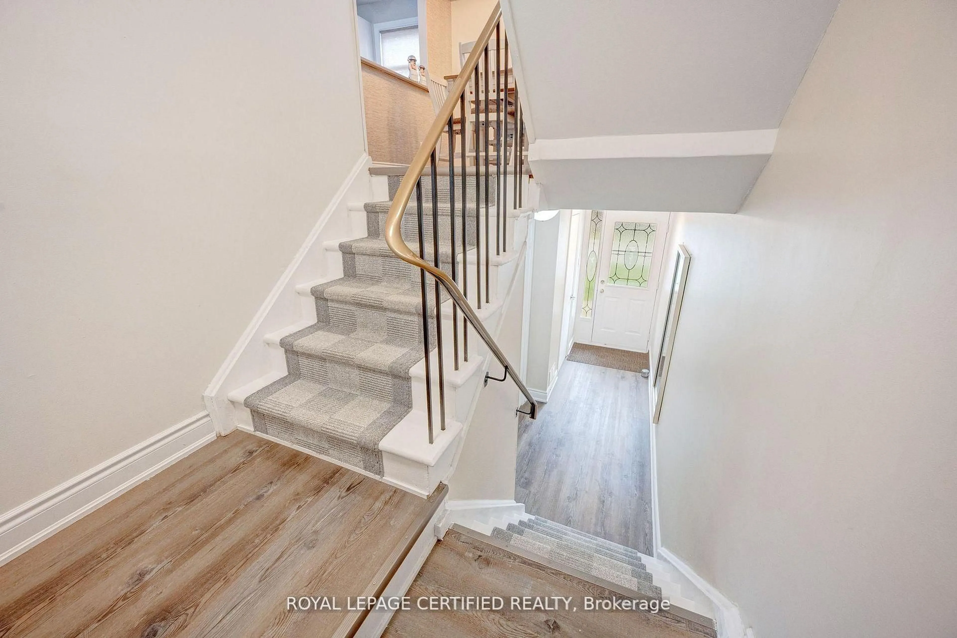 Stairs for 371 Bronte St #91, Milton Ontario L9T 3K5