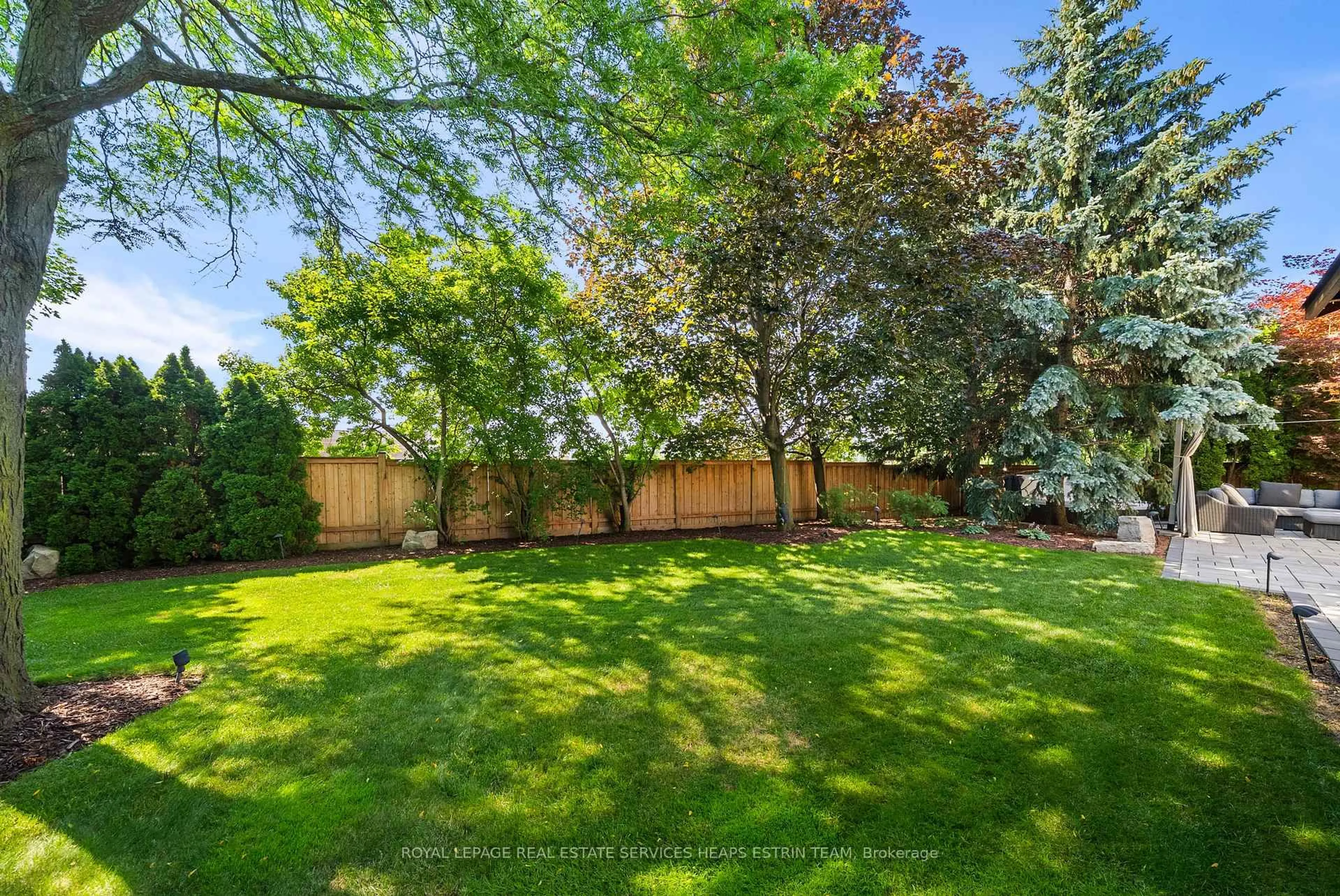 A pic from outside/outdoor area/front of a property/back of a property/a pic from drone, forest/trees view for 5851 Cornell Cres, Mississauga Ontario L5M 5R6