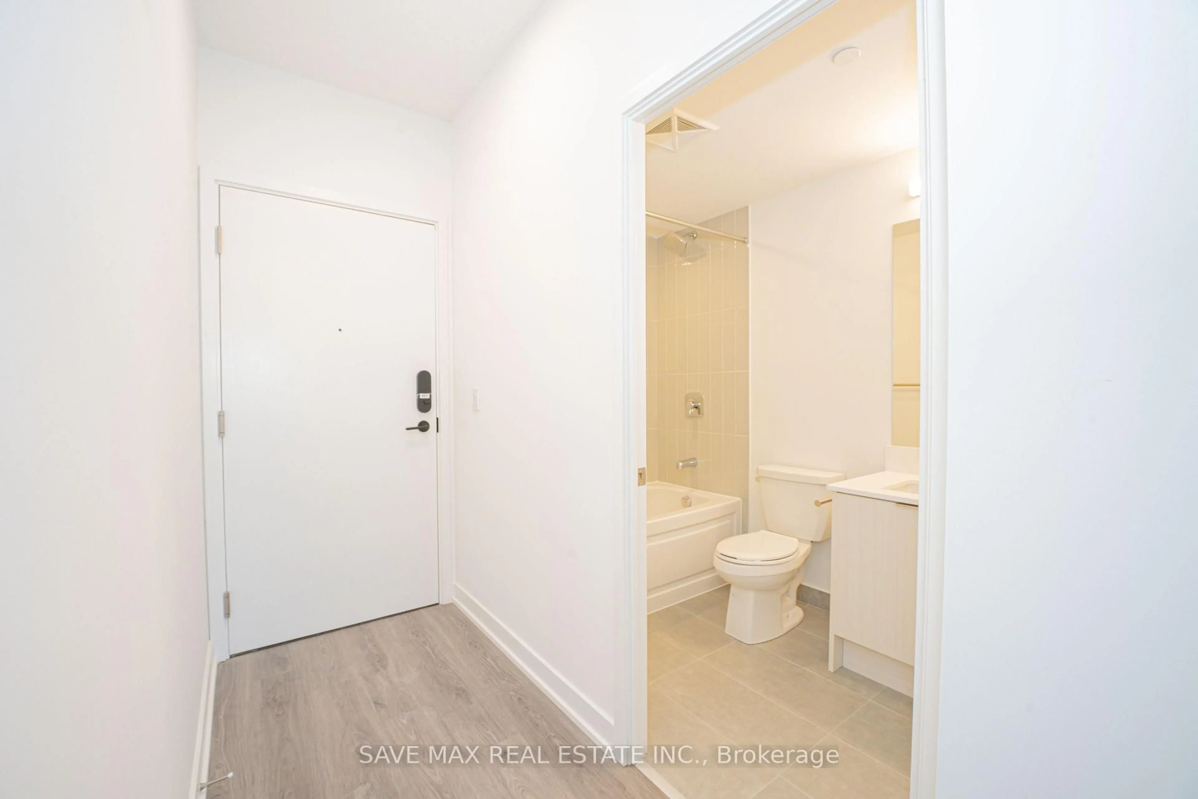 A pic of a room for 225 Malta Ave #421, Brampton Ontario L6Y 6L6