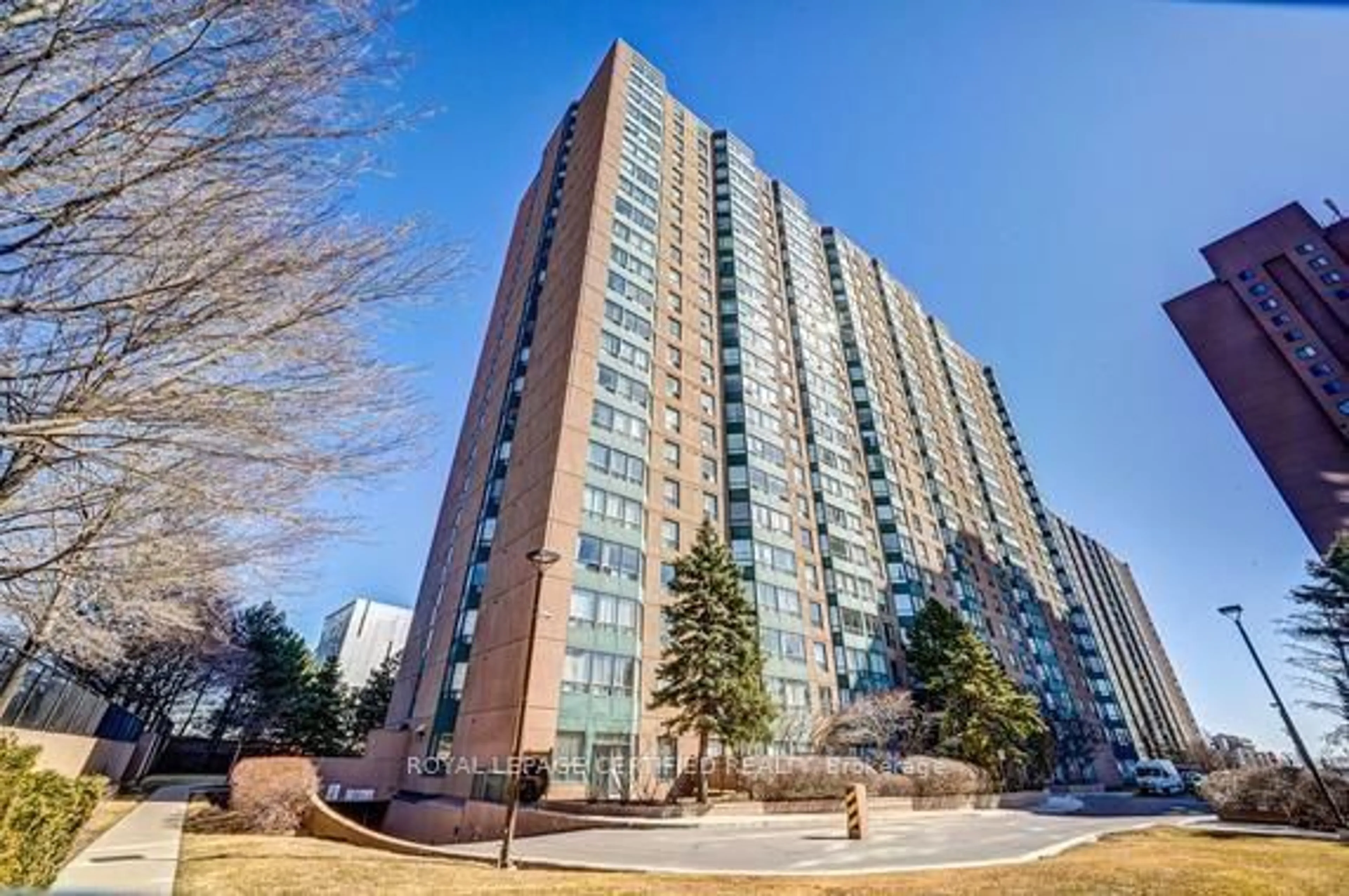 Unknown for 135 Hillcrest Ave #1605, Mississauga Ontario L5B 4B1