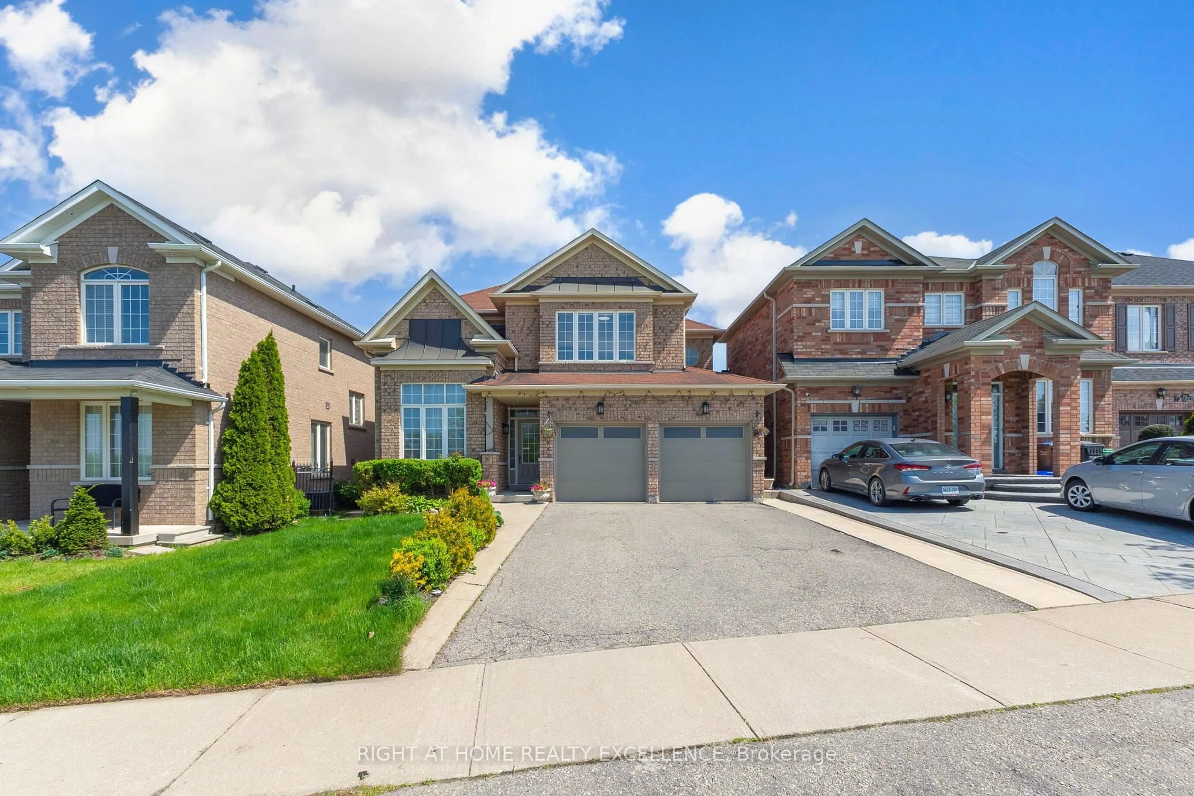 Home with brick exterior material, street for 17 Keeleview Cres, Brampton Ontario L6R 0H4