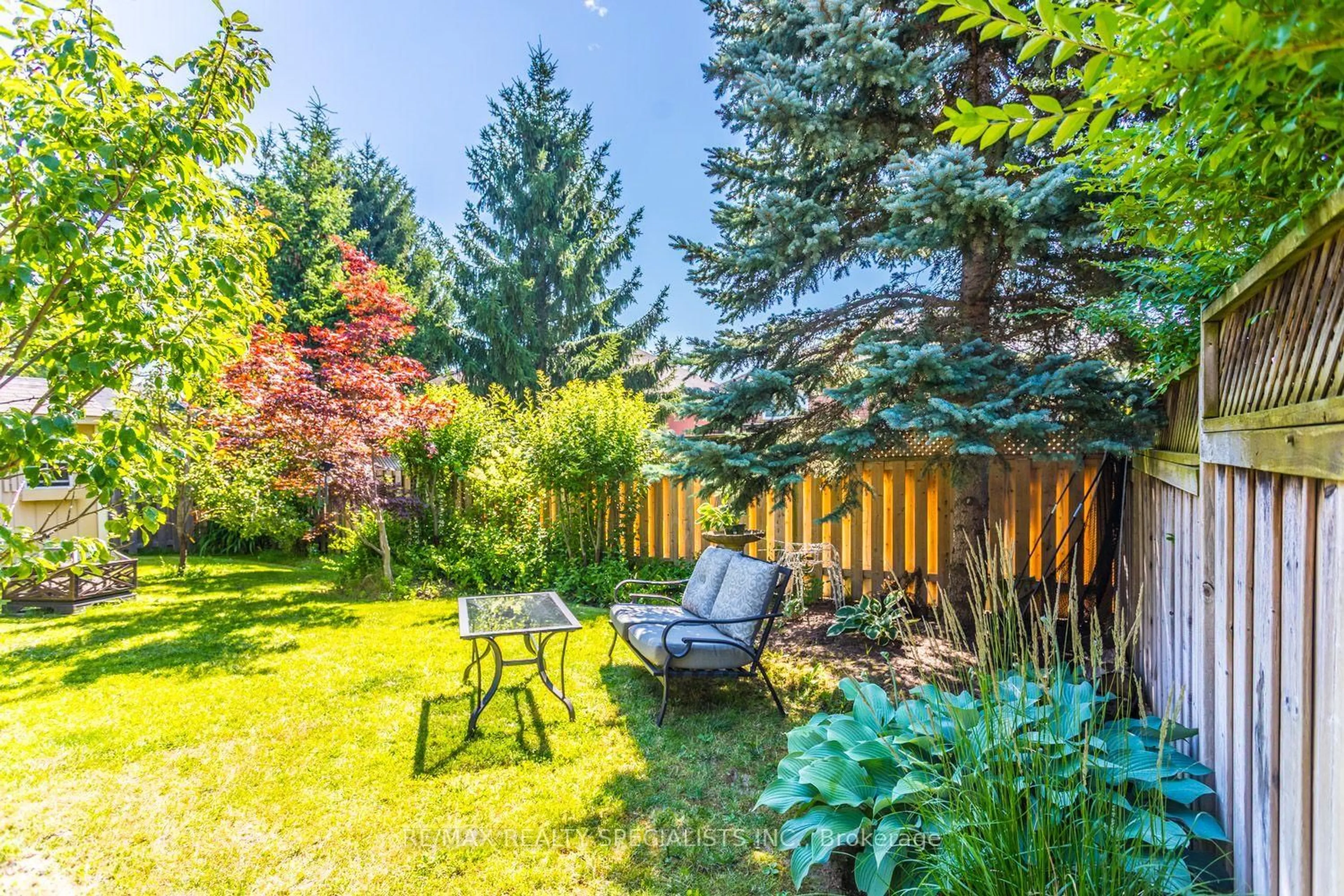 Patio, forest/trees view for 10 Split Maple Lane, Halton Hills Ontario L7G 5R7