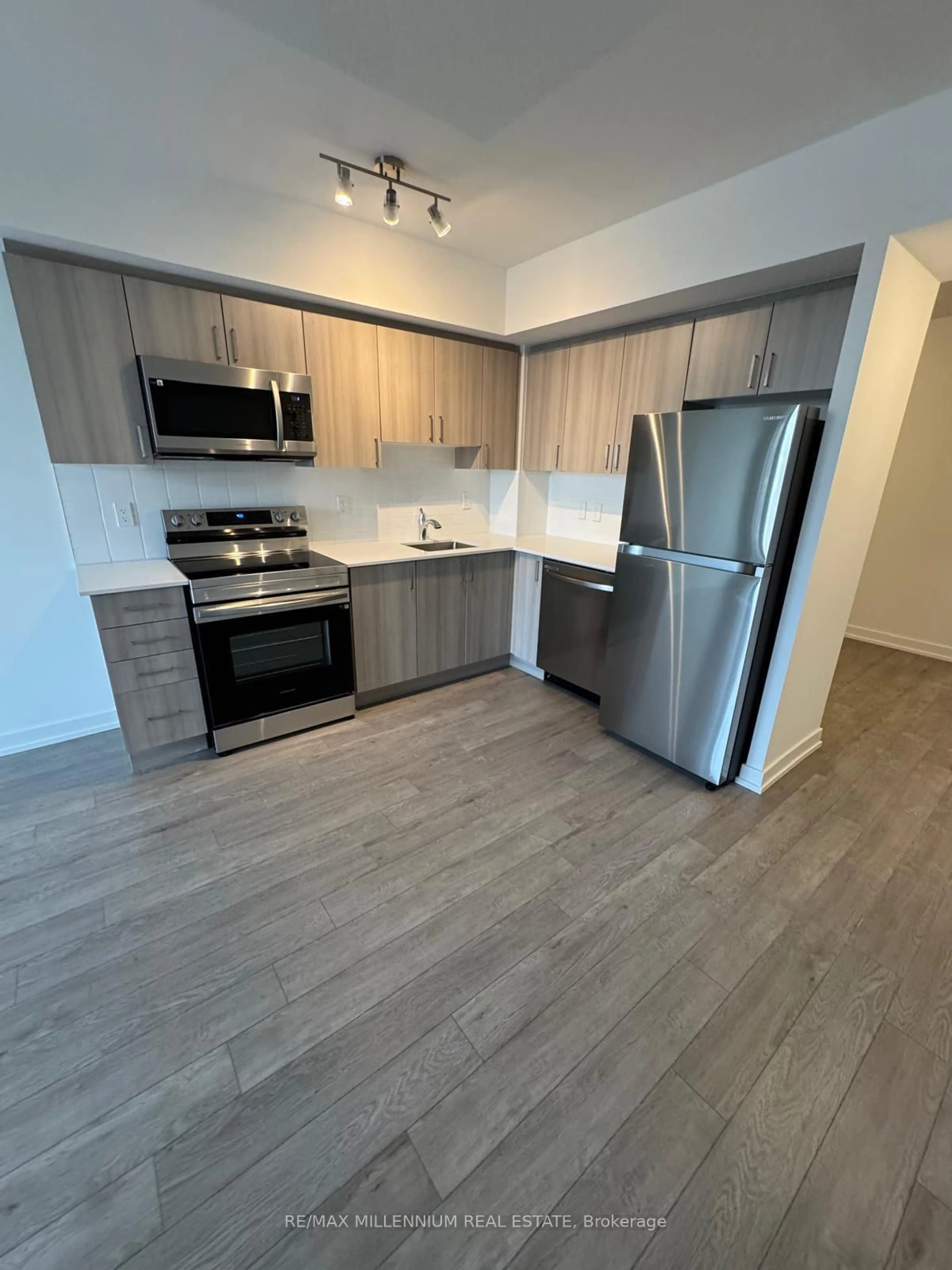 Standard kitchen, unknown for 556 Marlee Ave #314, Toronto Ontario M6B 0B1
