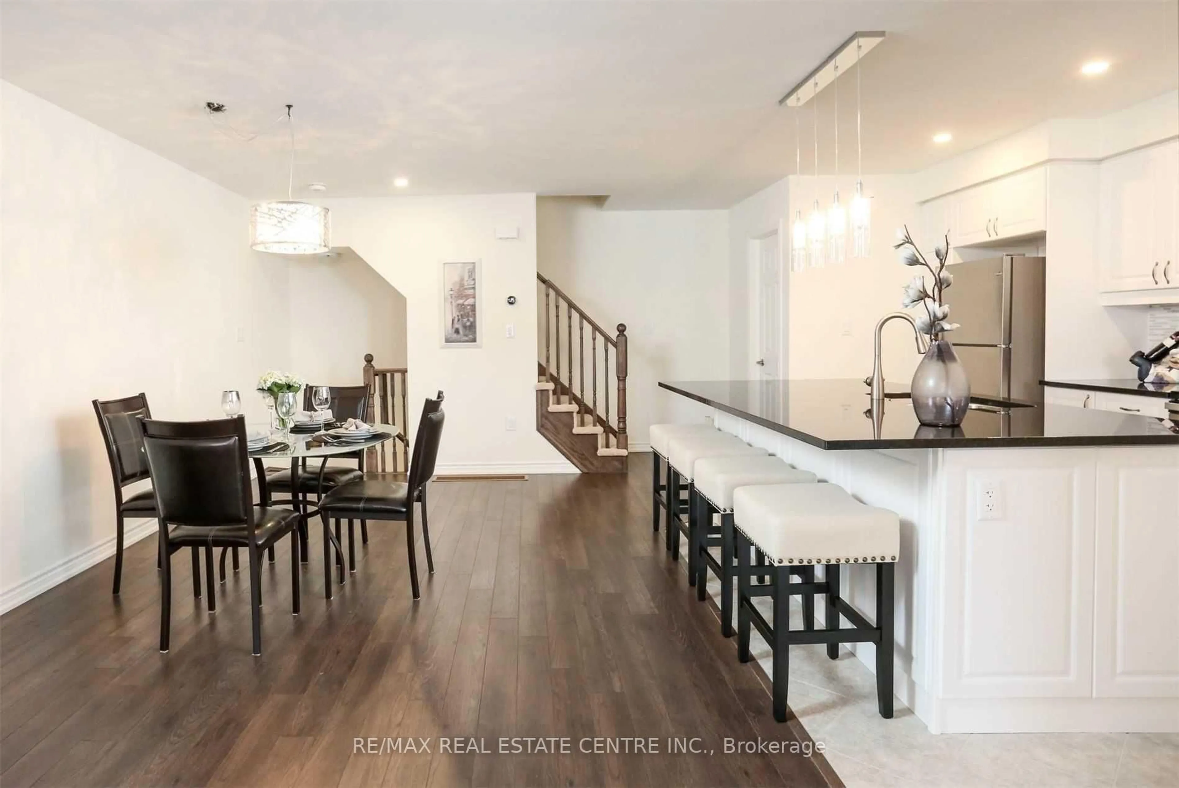 Open concept kitchen, unknown for 583 Allport Gate, Milton Ontario L9T 9J5
