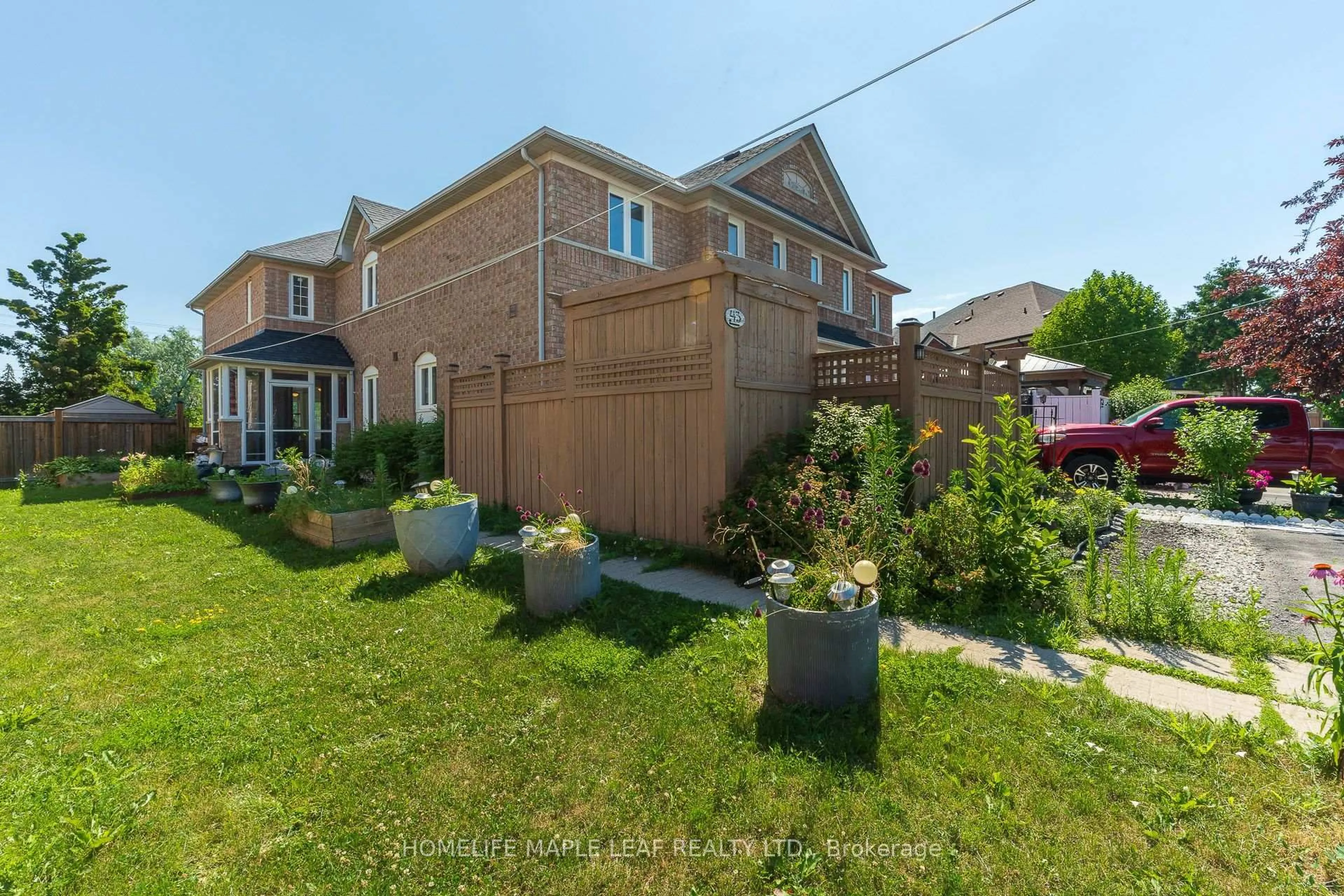 A pic from outside/outdoor area/front of a property/back of a property/a pic from drone, street for 43 Morningmist St, Brampton Ontario L6R 2A6