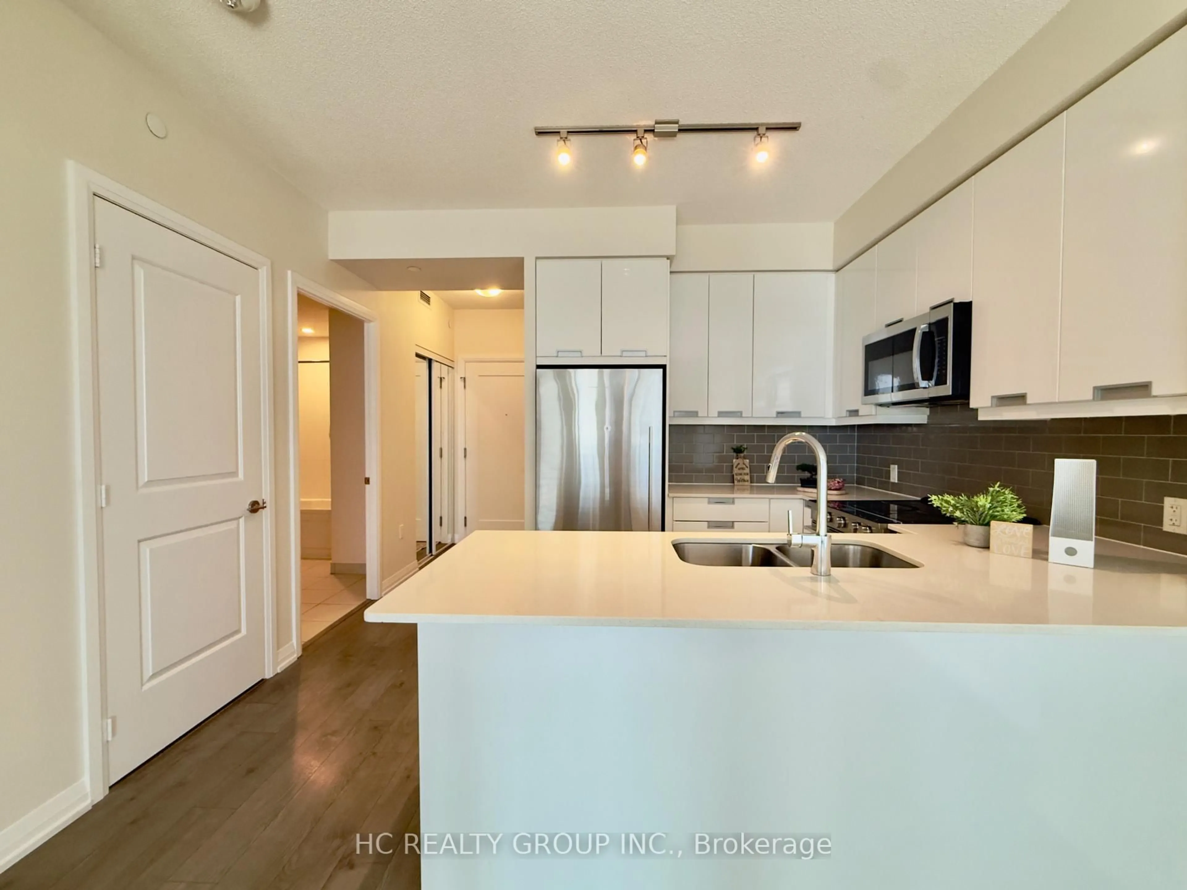 Open concept kitchen, unknown for 35 Watergarden Dr #616, Mississauga Ontario M1S 0C2