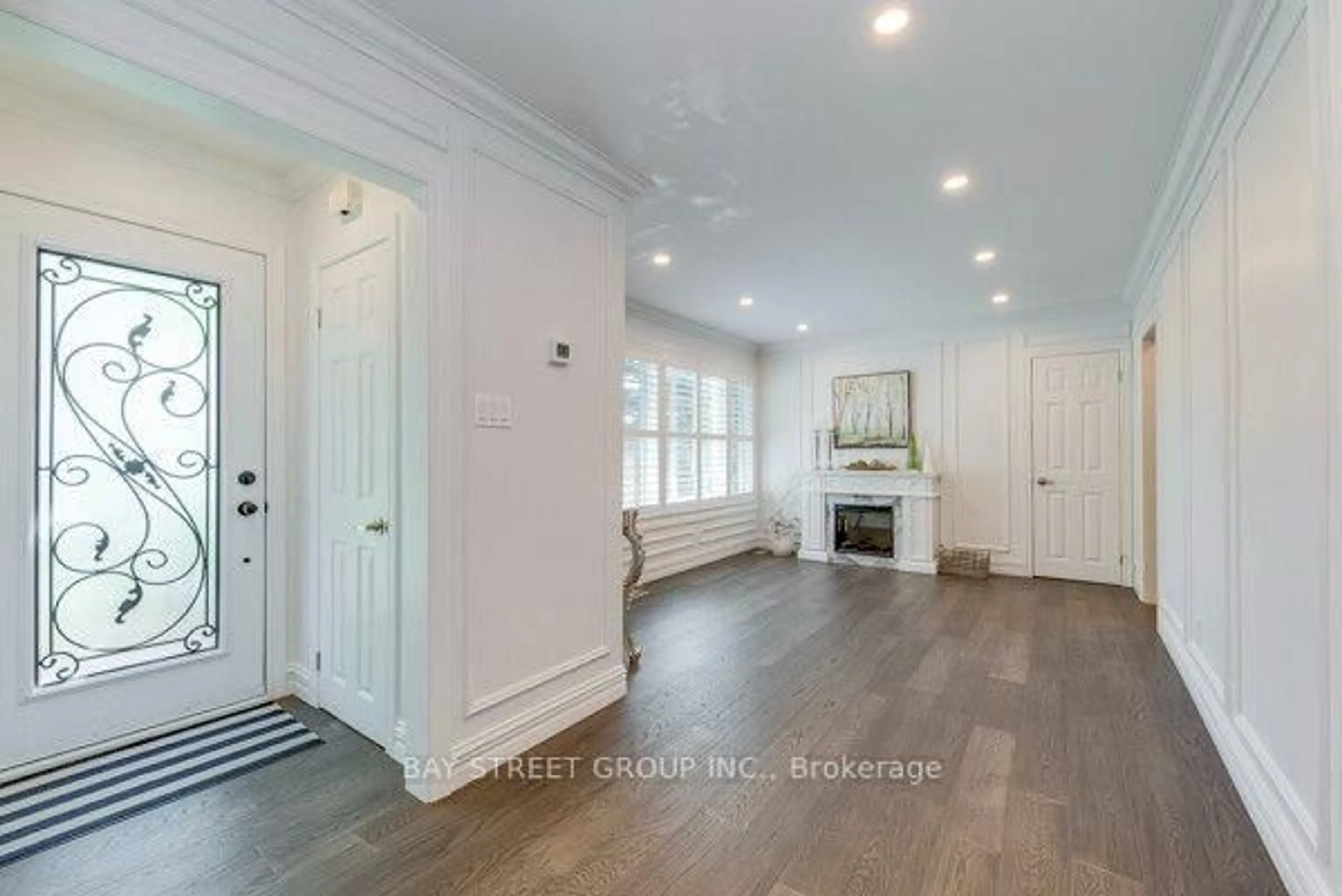Indoor entryway for 538 Fourth Line, Oakville Ontario L6L 5A8