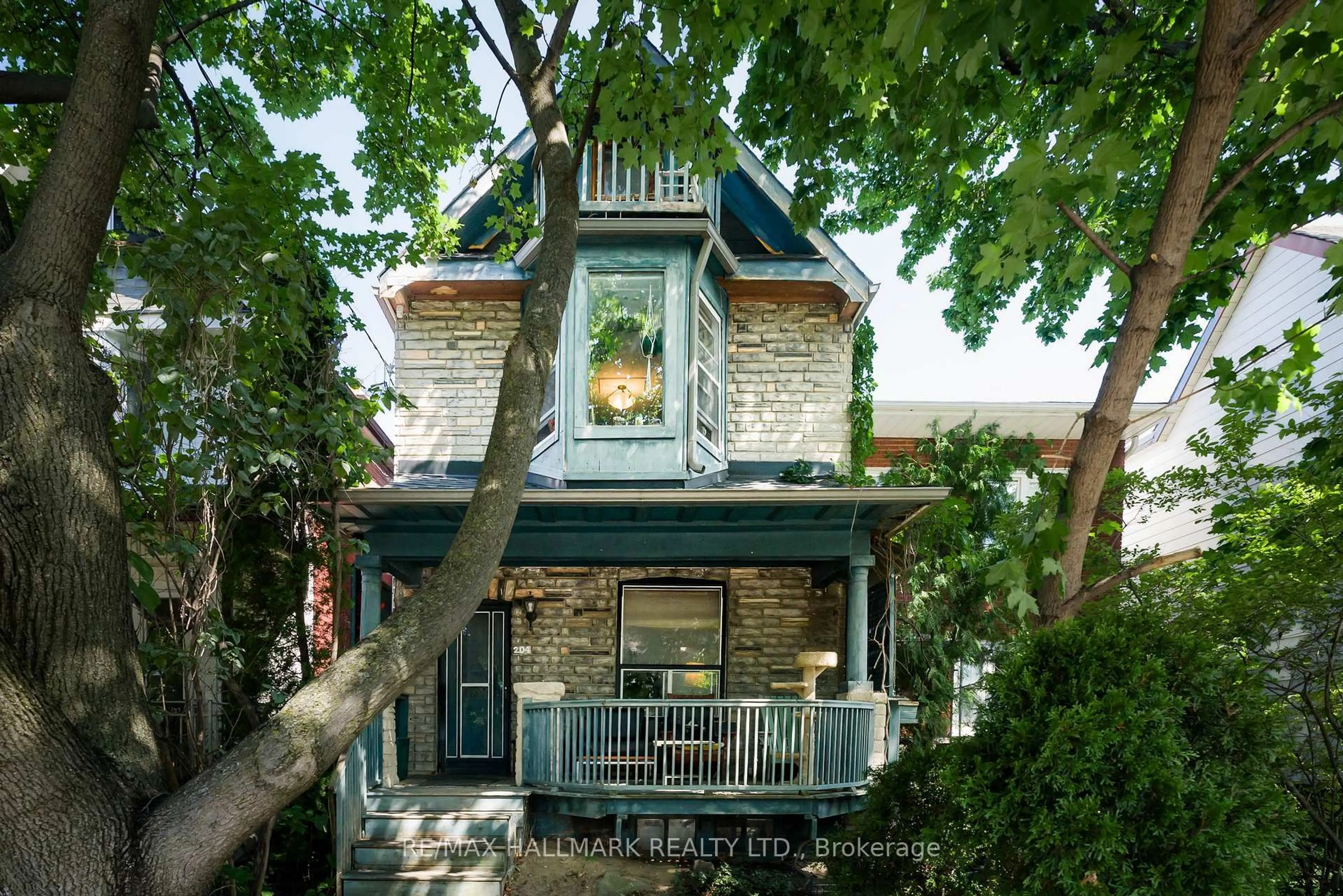 Unknown for 204 Yarmouth Rd, Toronto Ontario M6G 1X4