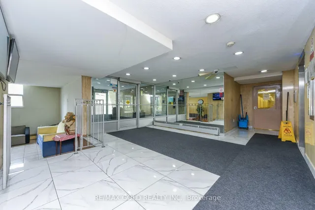 2645 Kipling Ave #812, Toronto 5