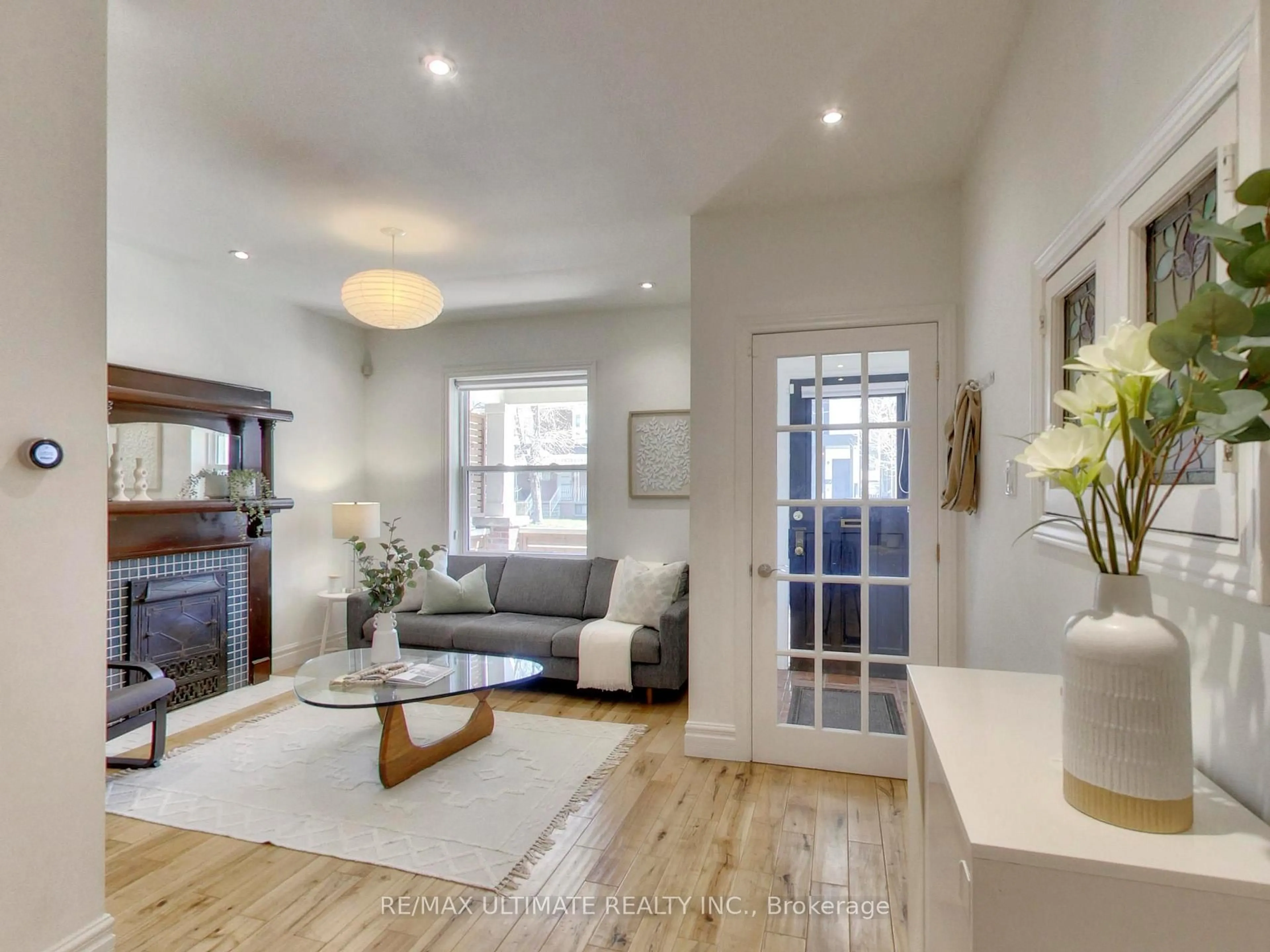 Unknown for 24 Pauline Ave, Toronto Ontario M6H 3M8