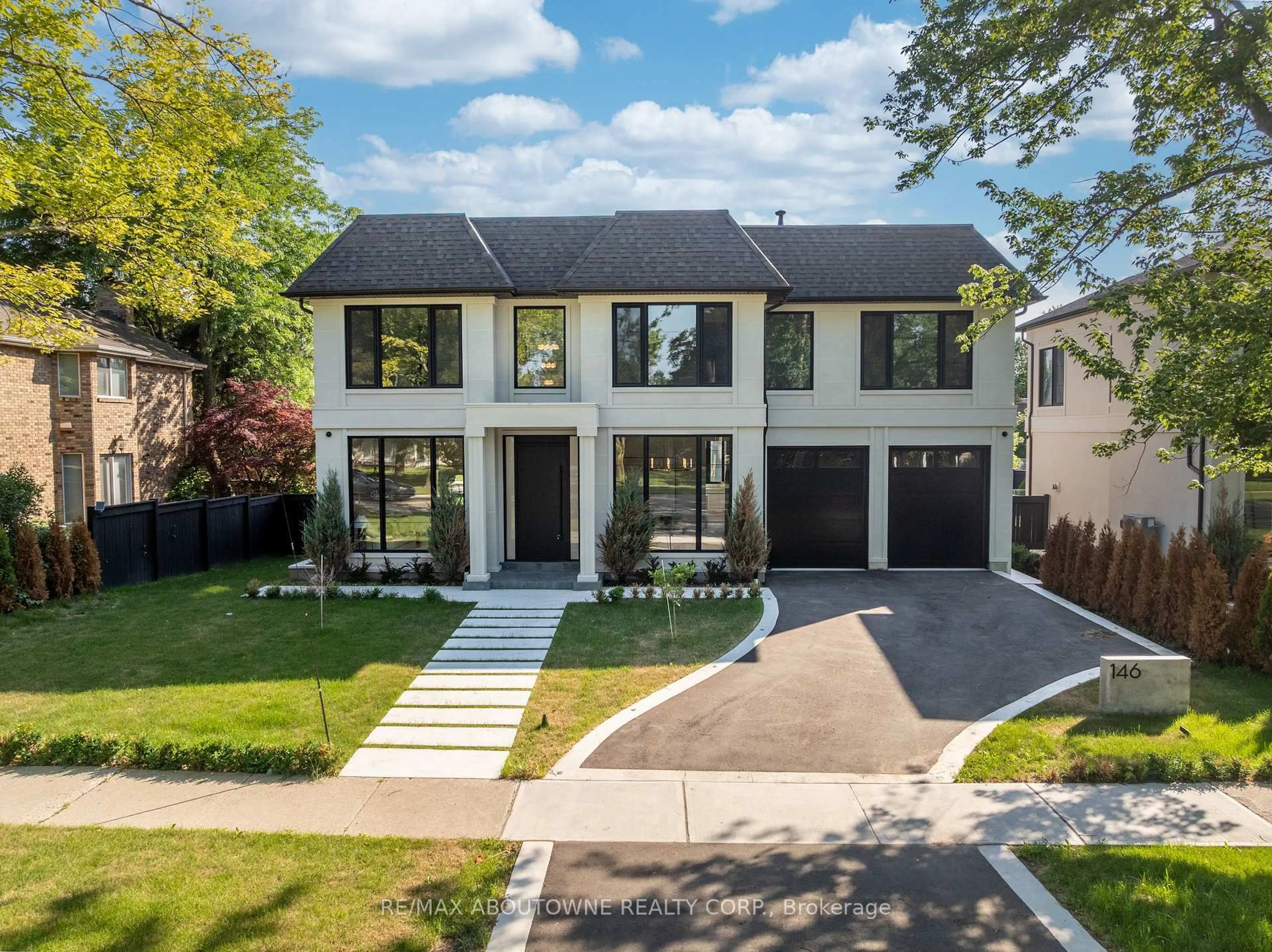 Home with brick exterior material, street for 146 Third Line, Oakville Ontario L6L 3Z8