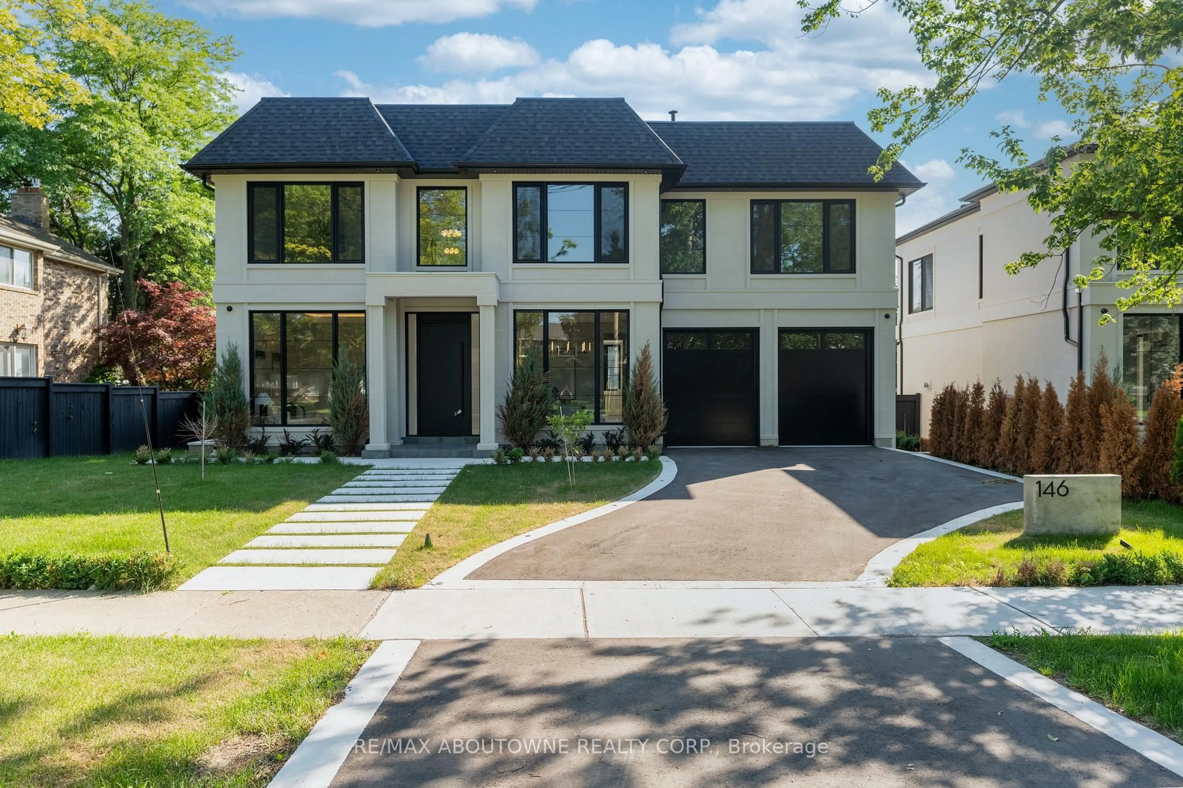 Home with brick exterior material, street for 146 Third Line, Oakville Ontario L6L 3Z8