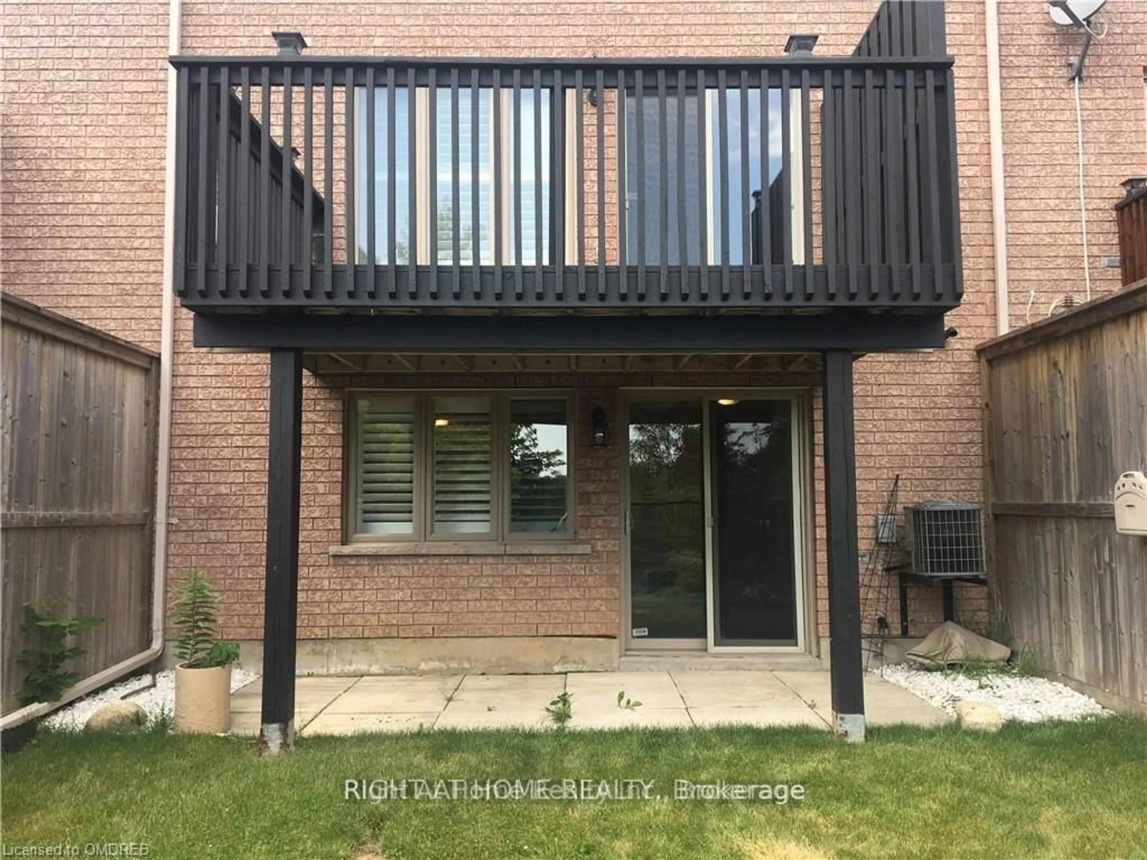 Unknown for 2234 COUNTRY CLUB Dr, Burlington Ontario L7M 5A8