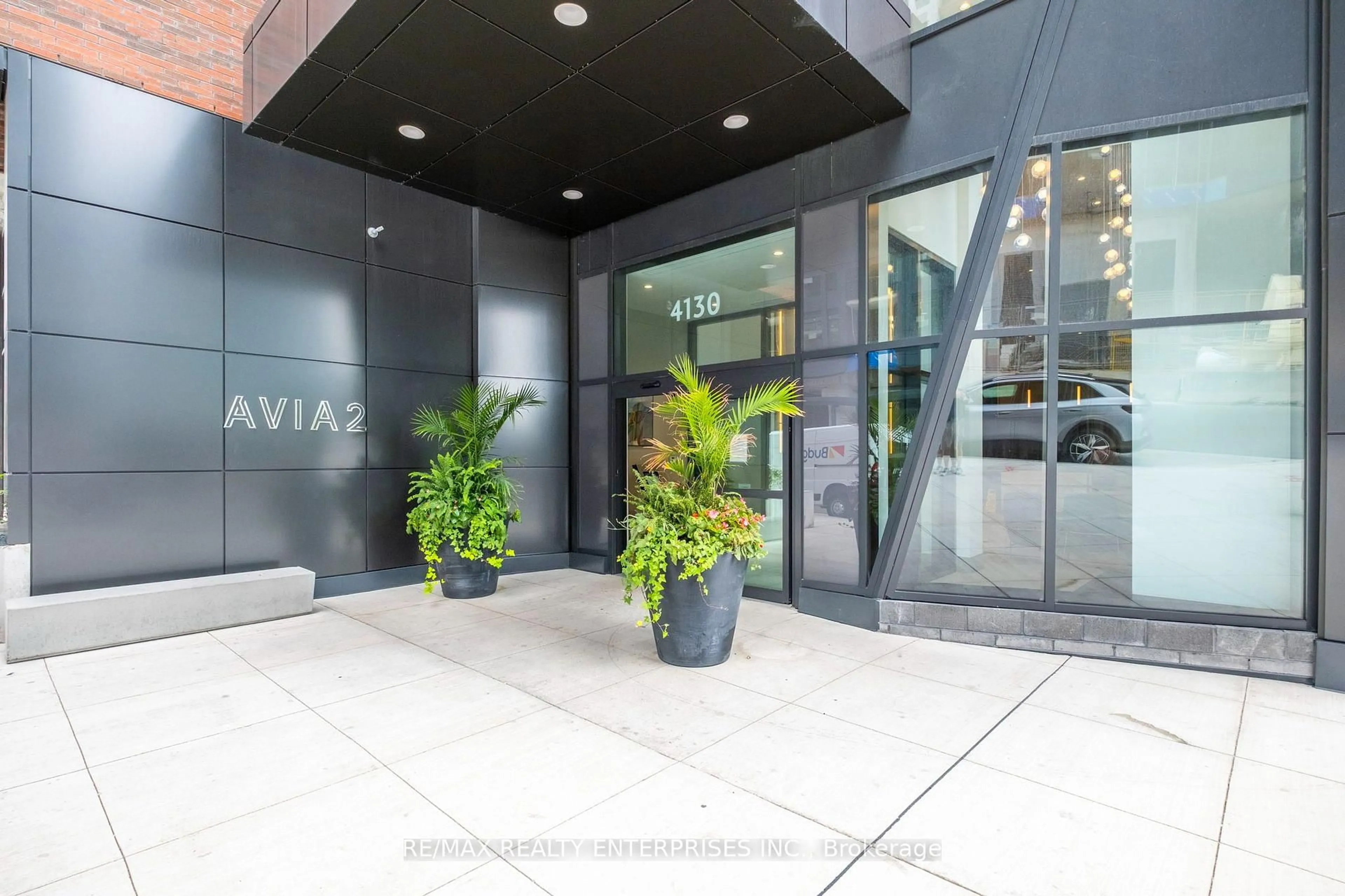 Indoor foyer for 4130 Parkside Village Dr #3509, Mississauga Ontario L5B 0L7