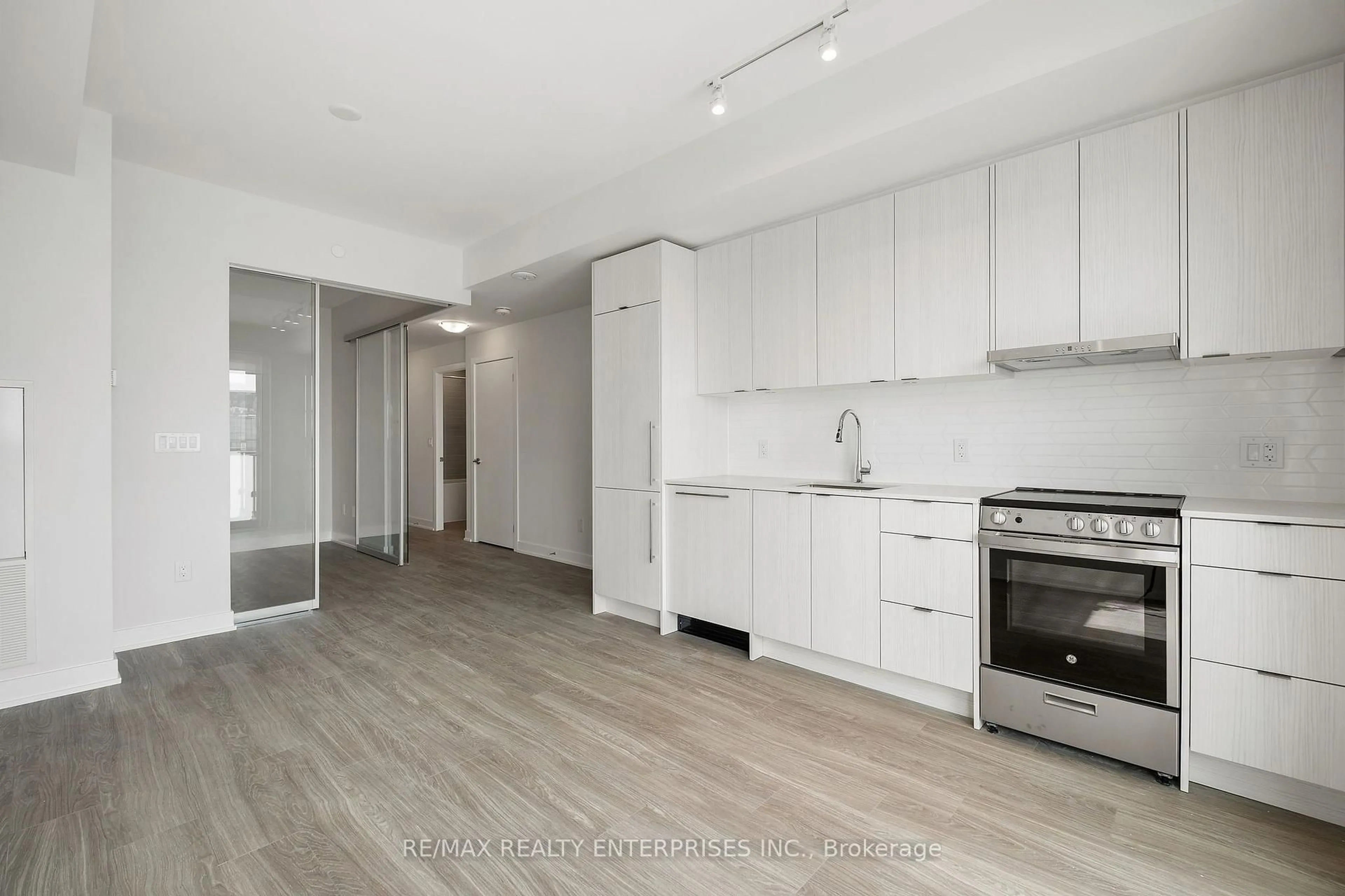 Unknown for 4130 Parkside Village Dr #3509, Mississauga Ontario L5B 0L7