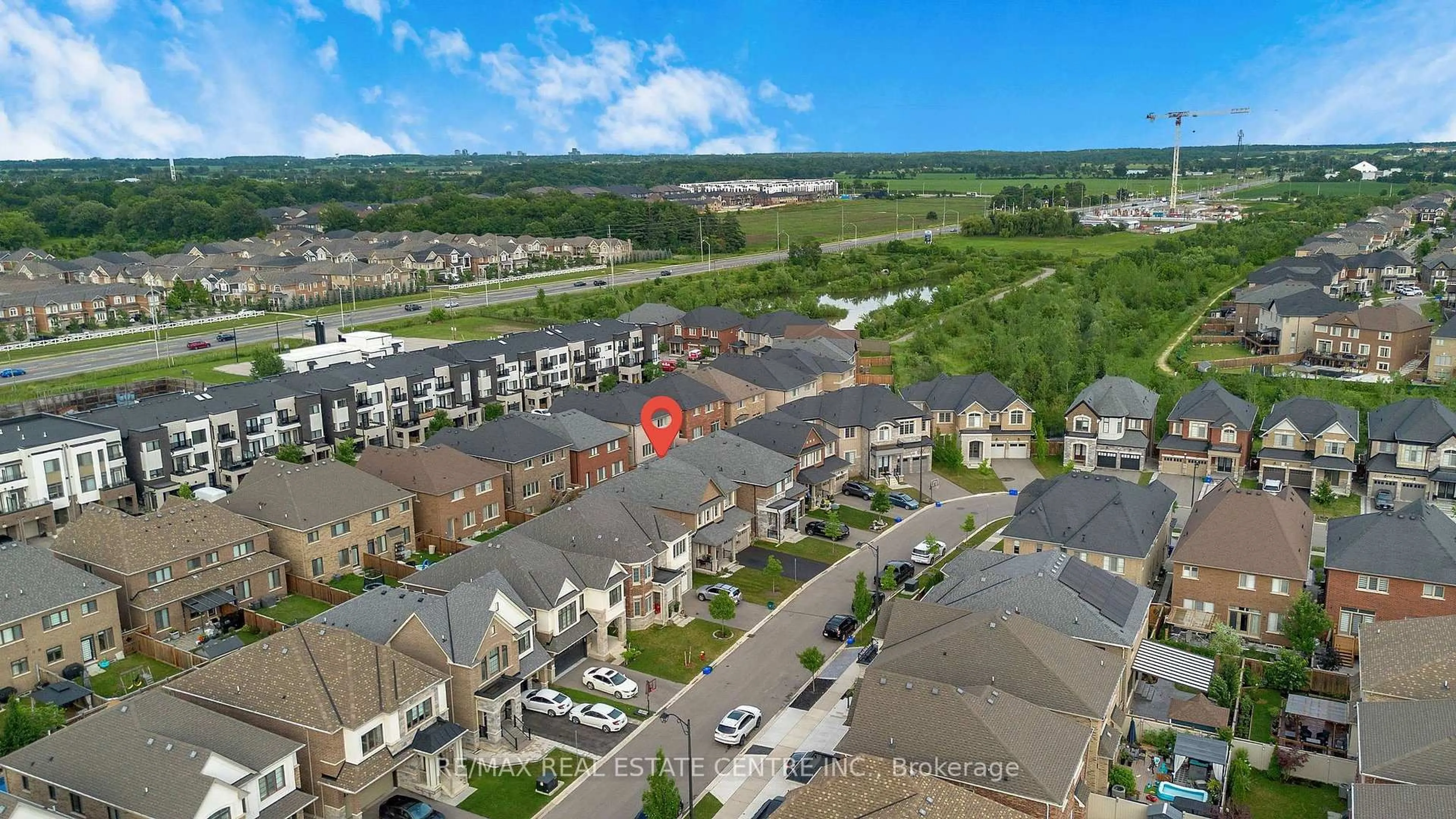 A pic from outside/outdoor area/front of a property/back of a property/a pic from drone, unknown for 1319 Britton Cres, Milton Ontario L9E 1L5
