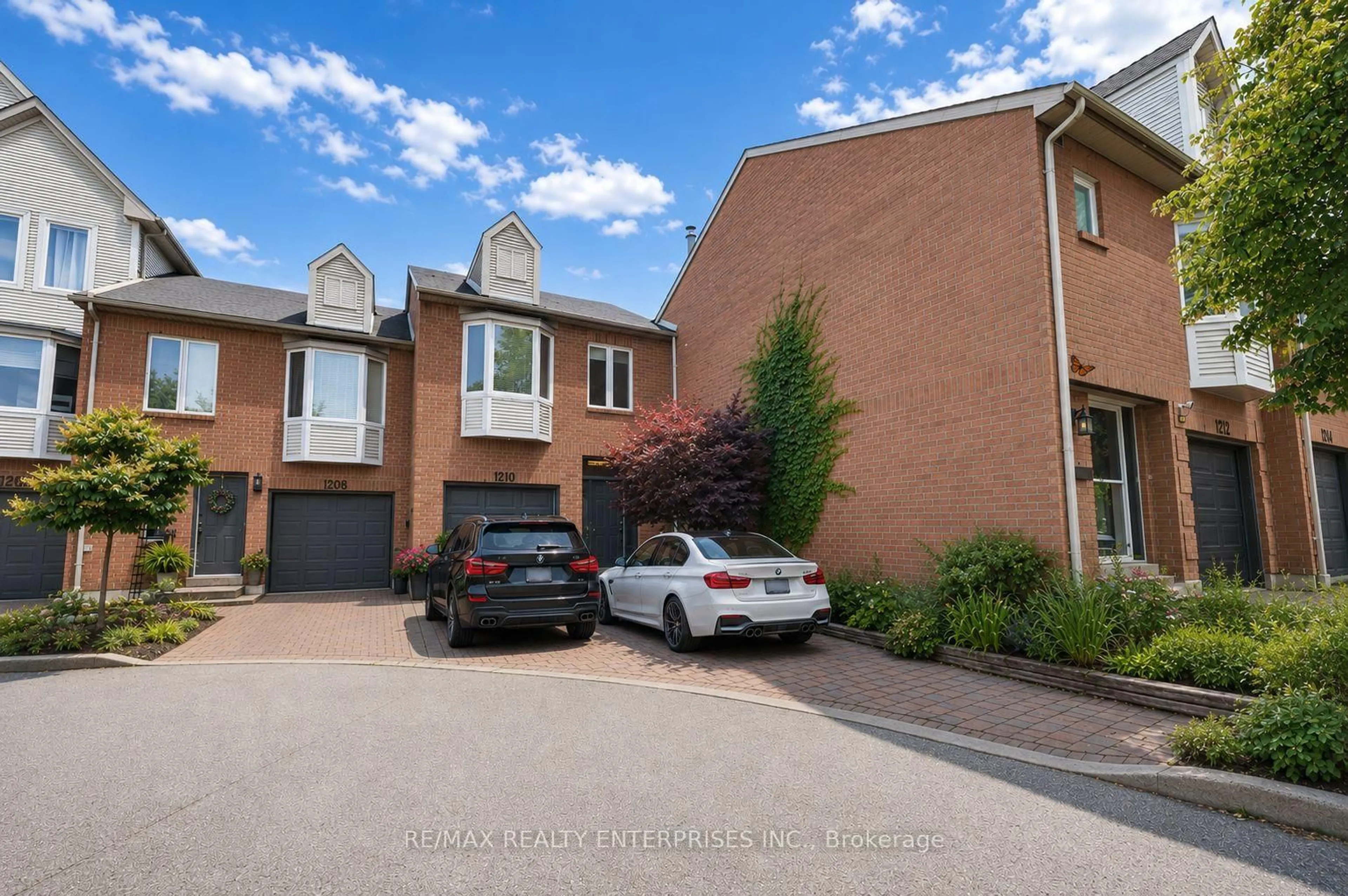 Home with brick exterior material, street for 1210 Upper Village Dr, Mississauga Ontario L5E 3H6