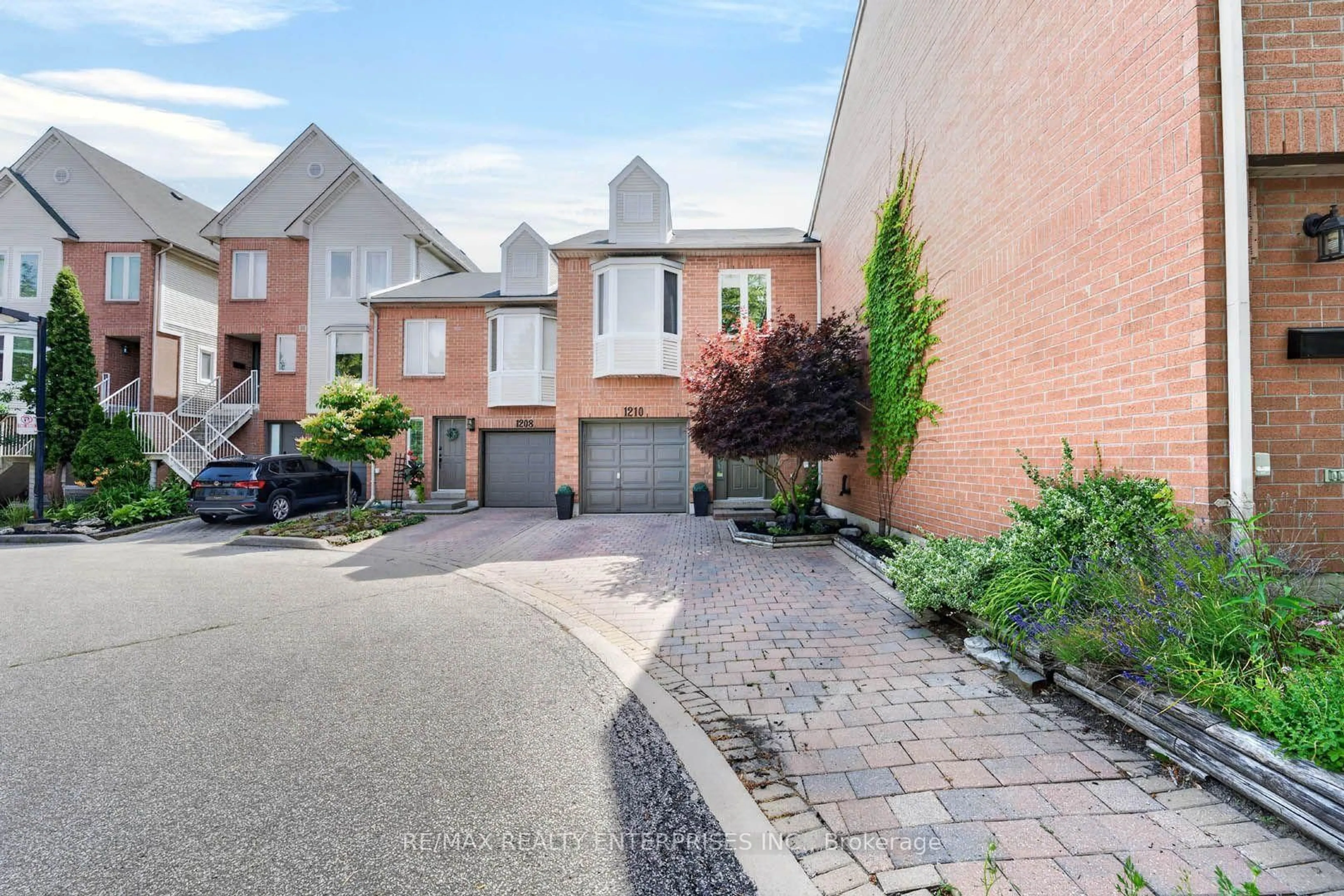 Unknown for 1210 Upper Village Dr, Mississauga Ontario L5E 3H6