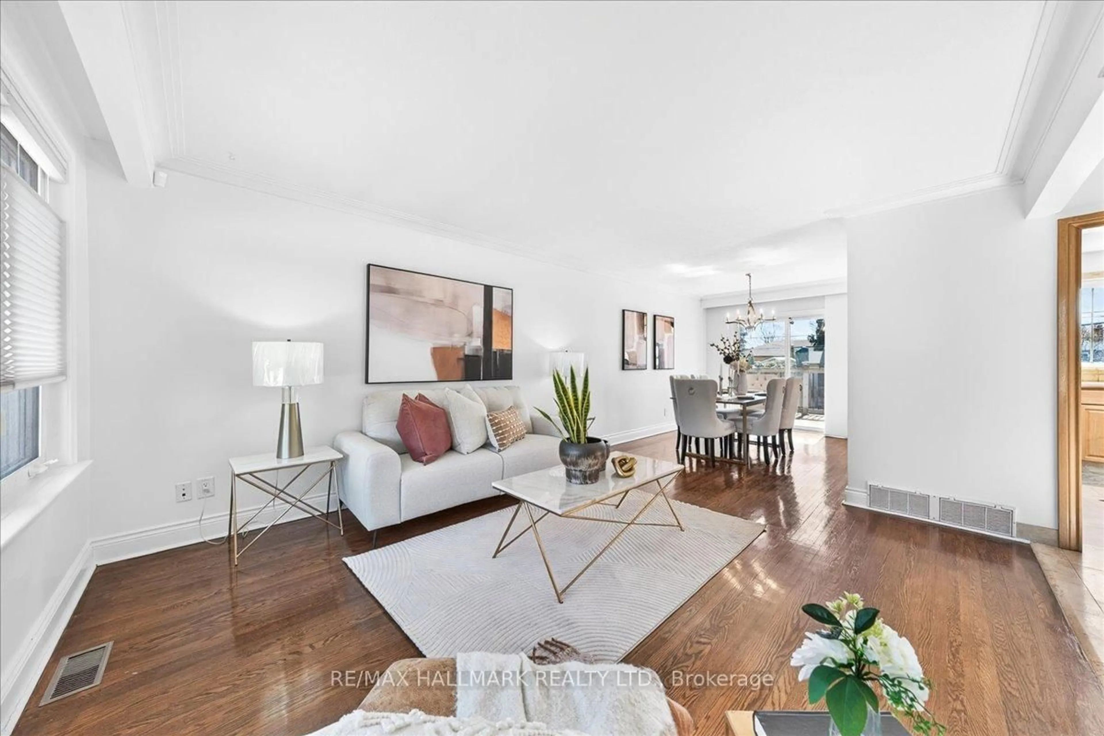 Living room with furniture, unknown for 25 Fenley Dr, Toronto Ontario M9R 1M3