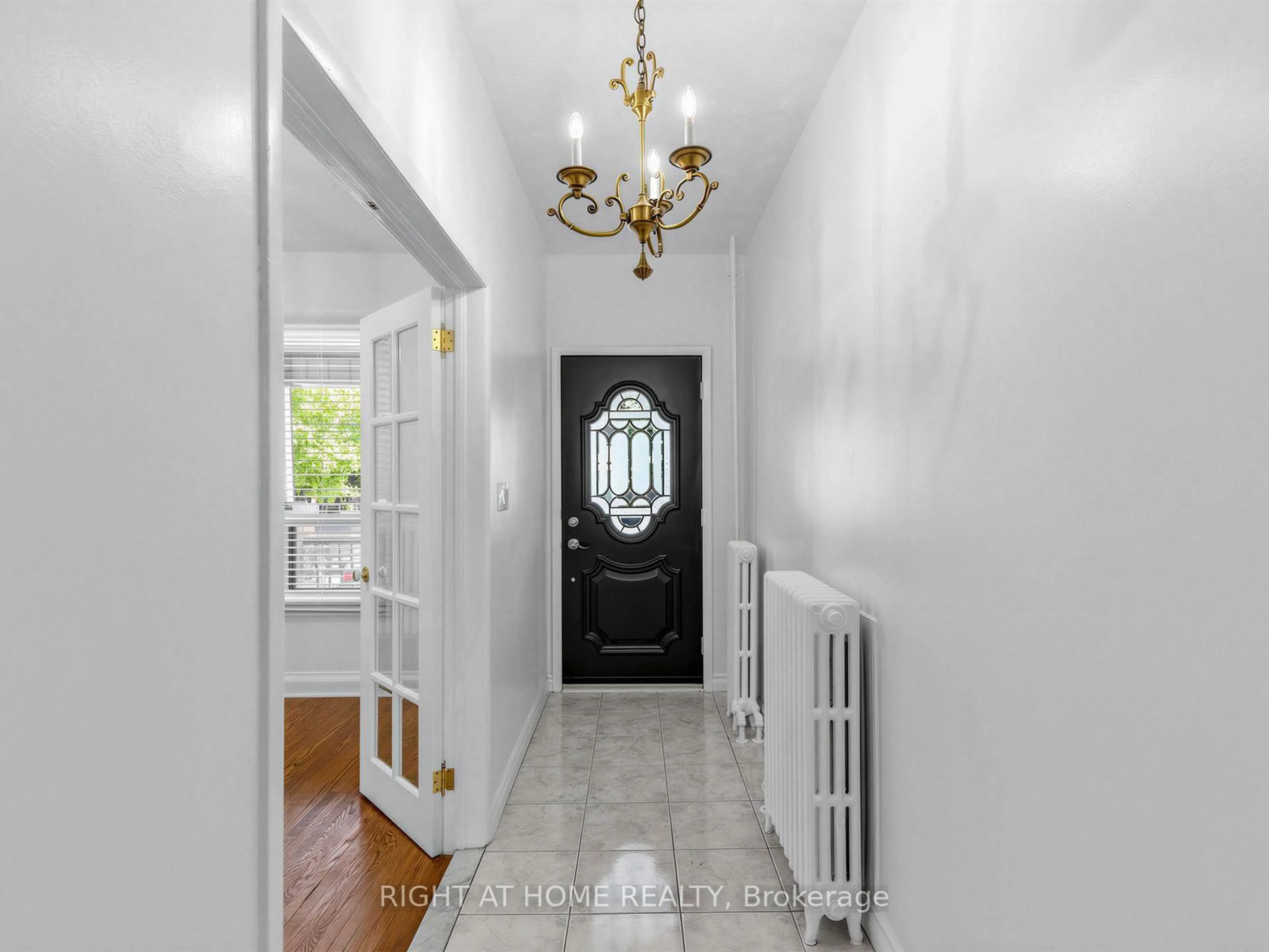 Indoor entryway for 78 Symington Ave, Toronto Ontario M6P 3W1