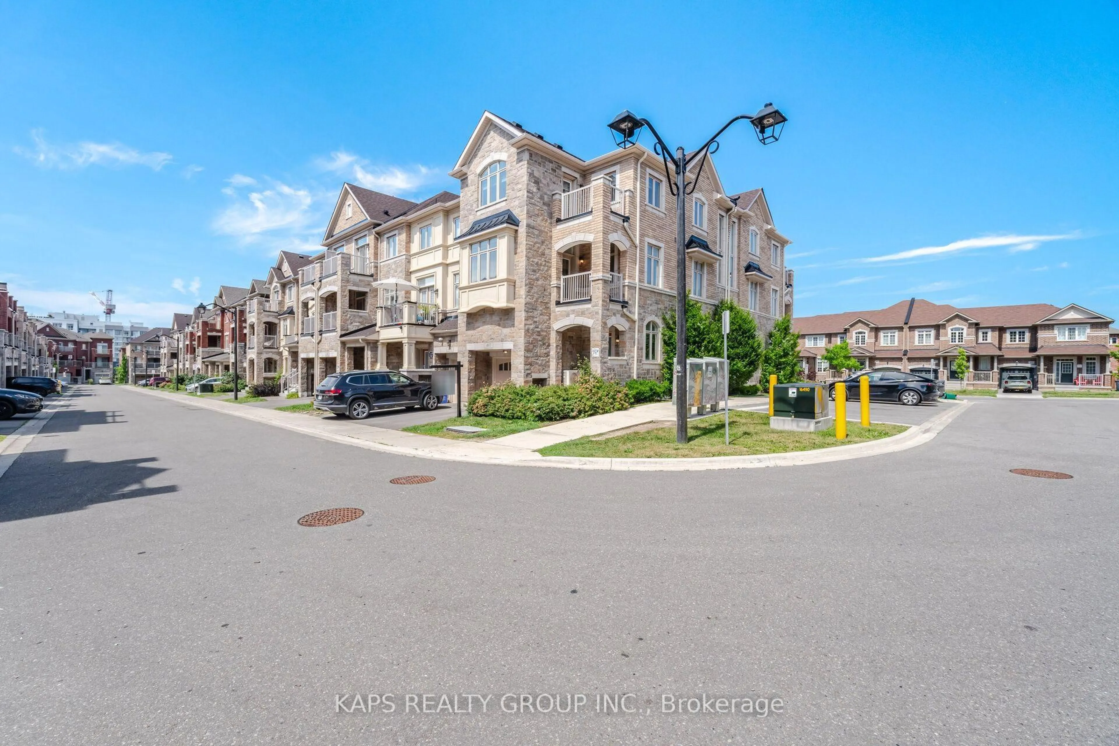 A pic from outside/outdoor area/front of a property/back of a property/a pic from drone, unknown for 497 Manhattan Common, Oakville Ontario L6H 3P6