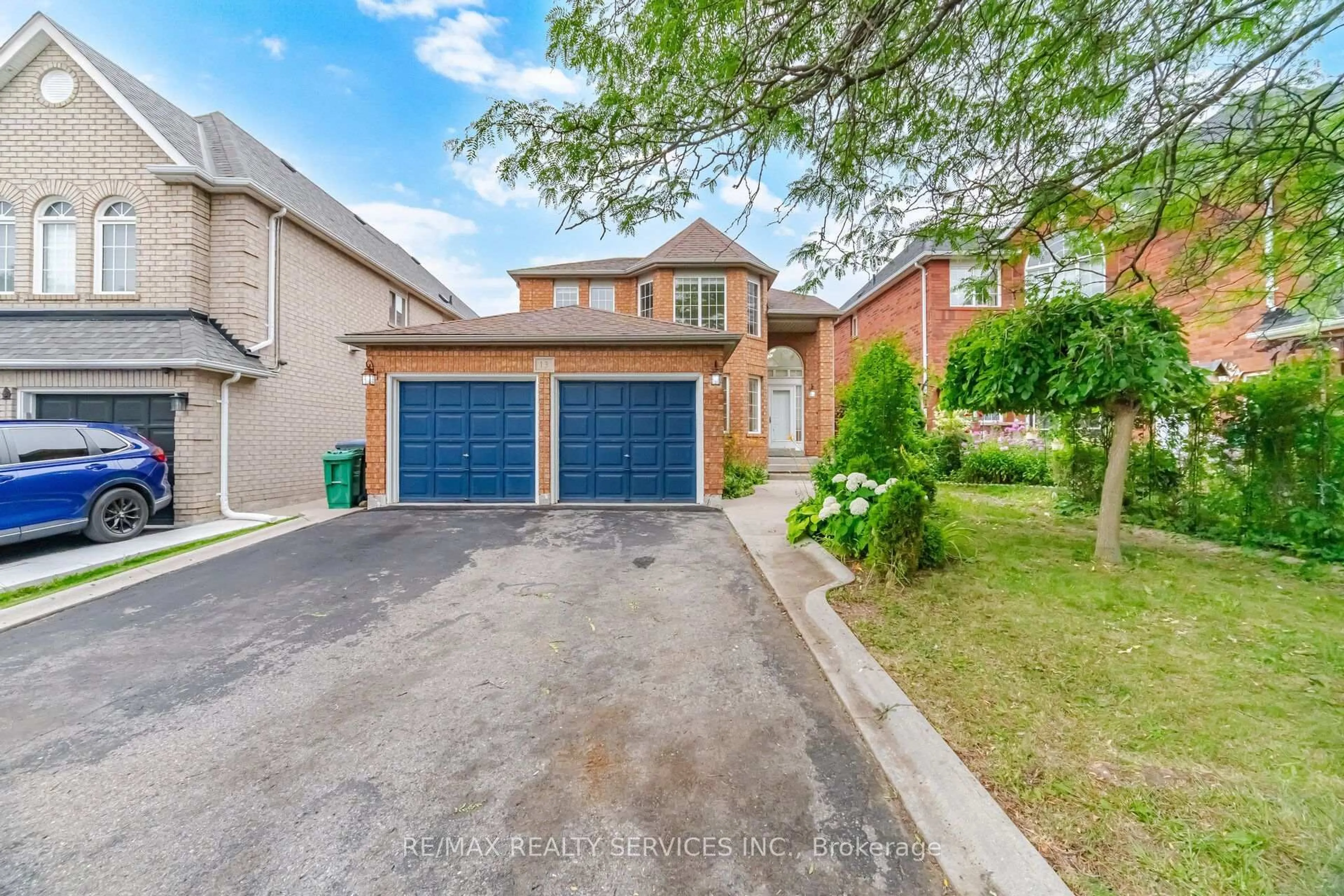 A pic from outside/outdoor area/front of a property/back of a property/a pic from drone, street for 13 Ribbon Dr, Brampton Ontario L6R 1X3