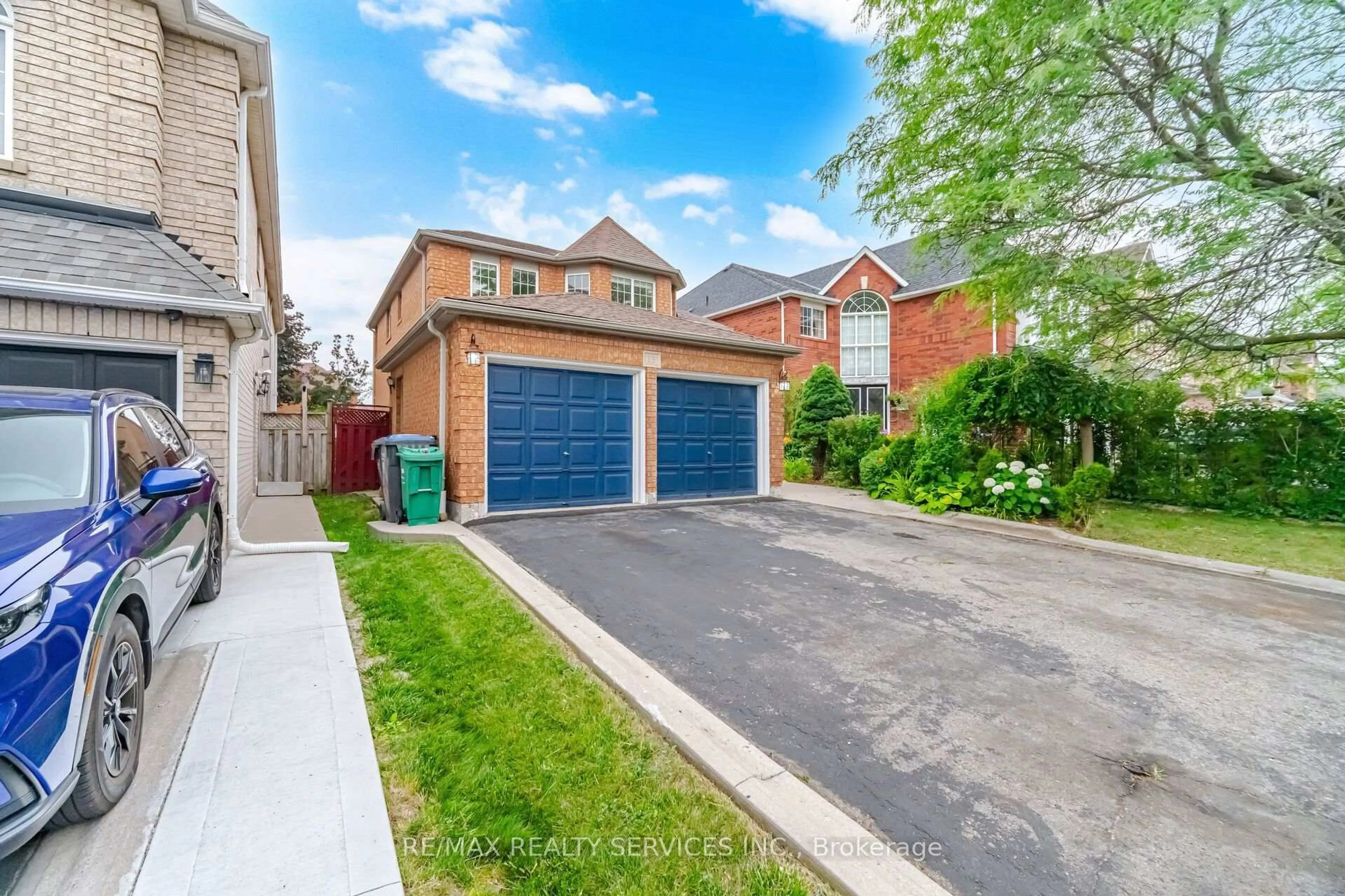 Unknown for 13 Ribbon Dr, Brampton Ontario L6R 1X3