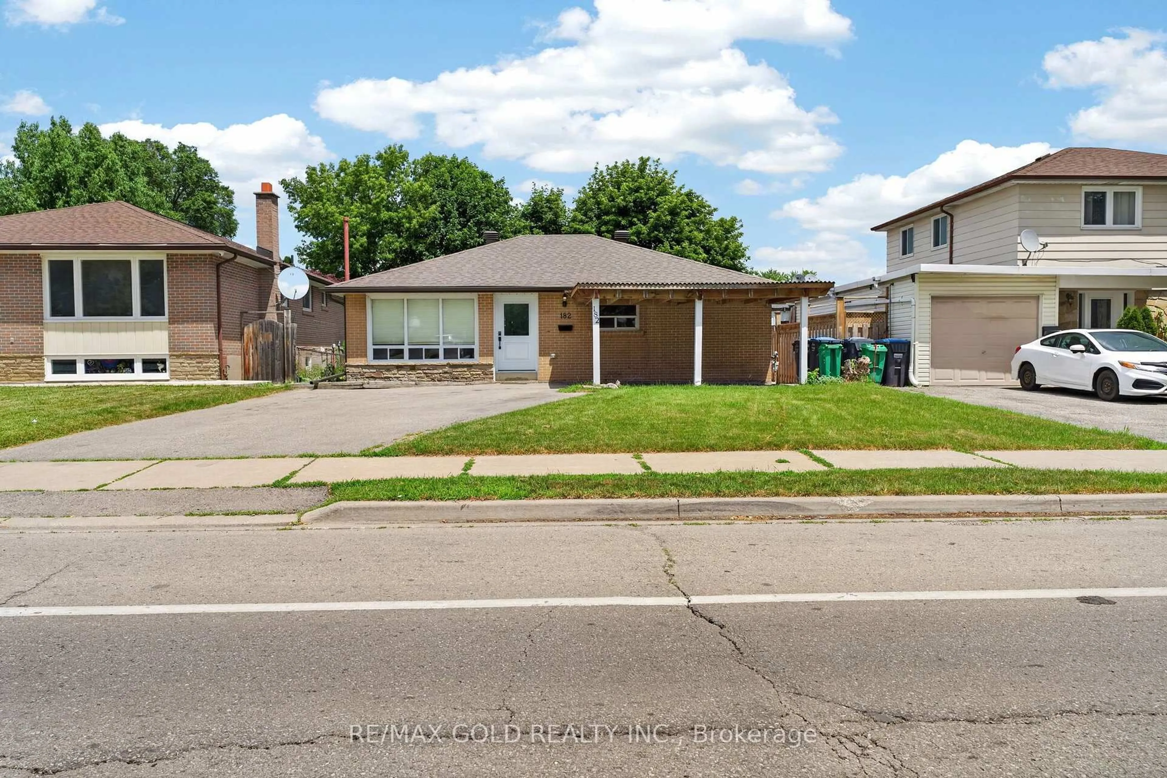 Home with brick exterior material, street for 182 Mcmurchy Ave, Brampton Ontario L6Y 1Y9