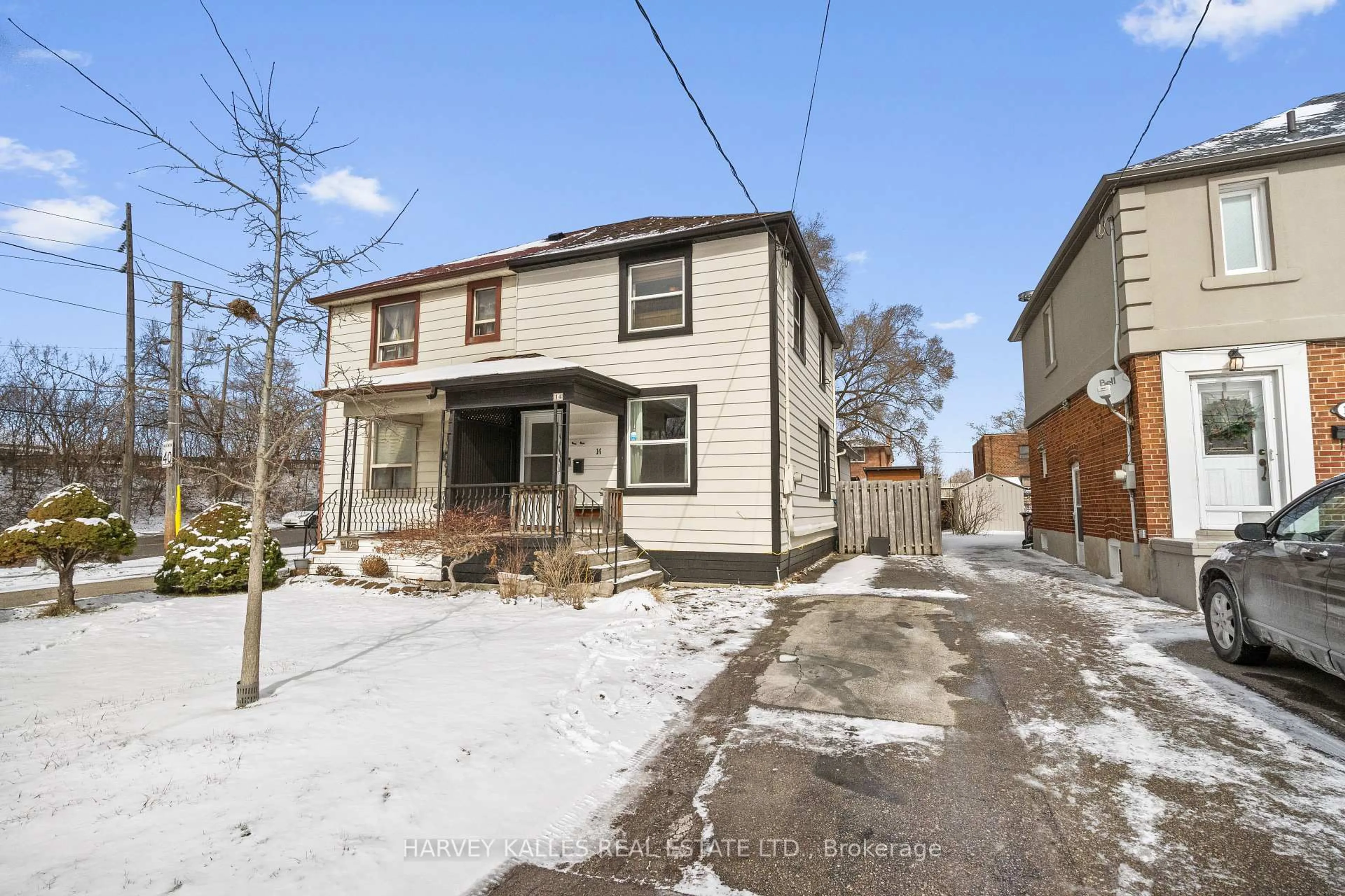 A pic from outside/outdoor area/front of a property/back of a property/a pic from drone, street for 14 Manitoba St, Toronto Ontario M8Y 1C7