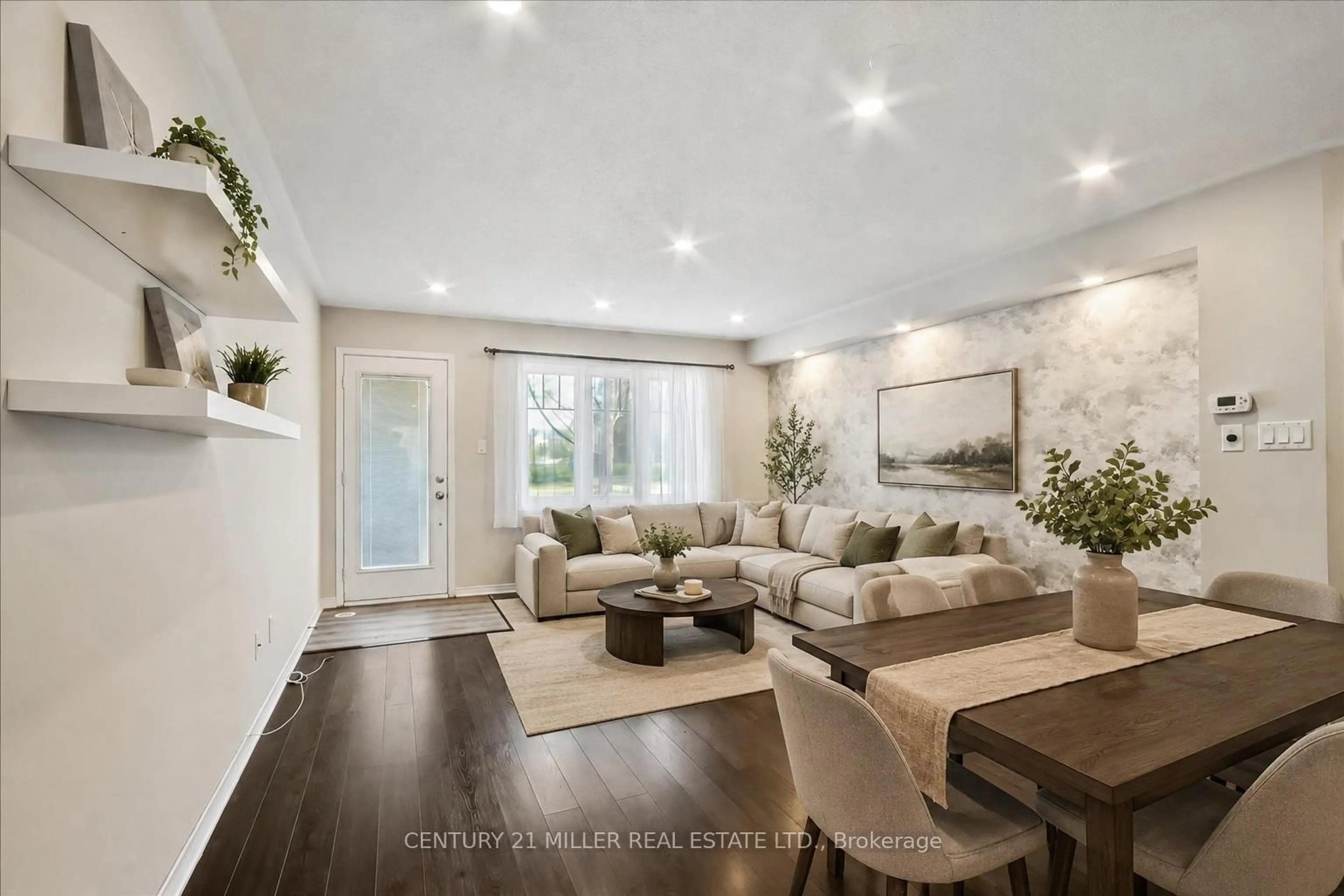 Living room with furniture, unknown for 3100 Thomas St #7, Mississauga Ontario L5M 0T2