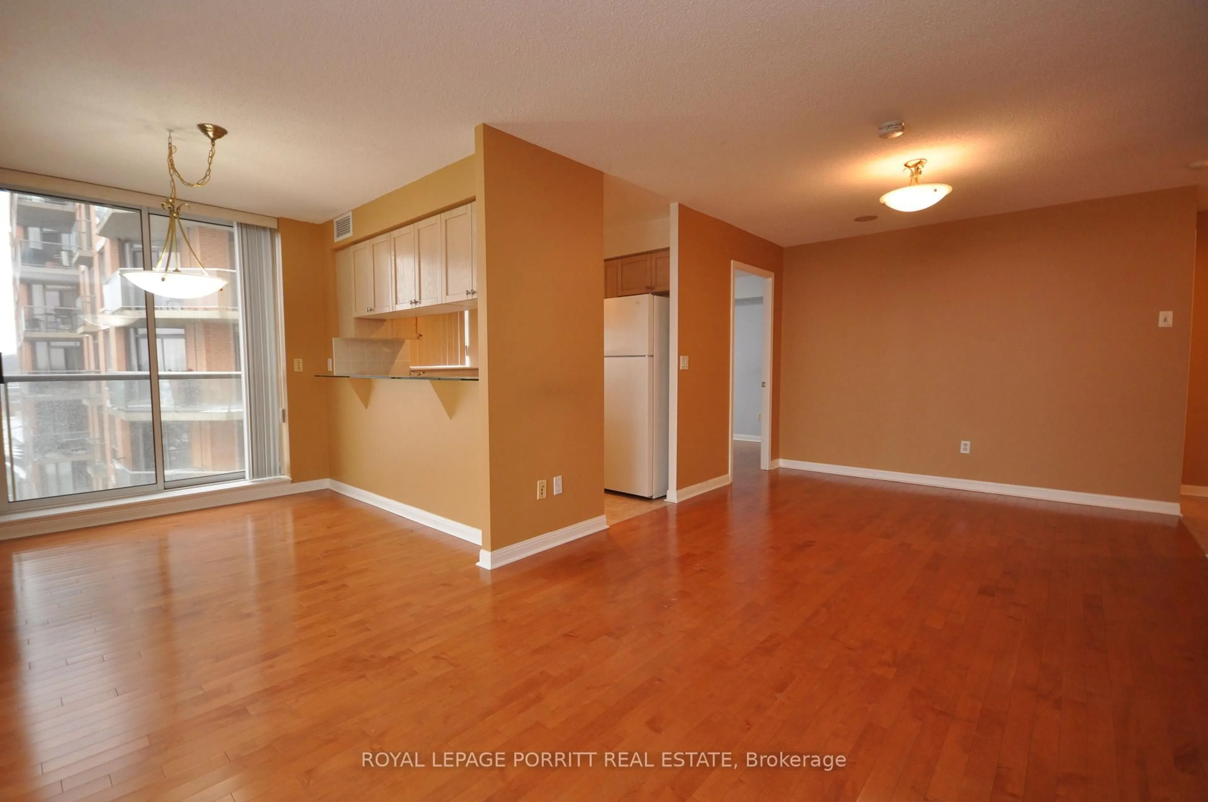 Unknown for 1140 Parkwest Pl #901, Mississauga Ontario L5E 3K9