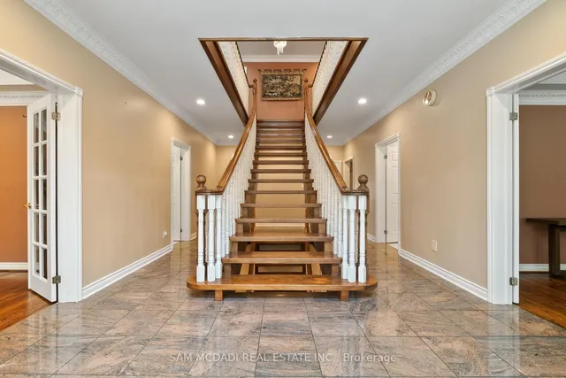 2339 Glengarry Rd, Mississauga 3