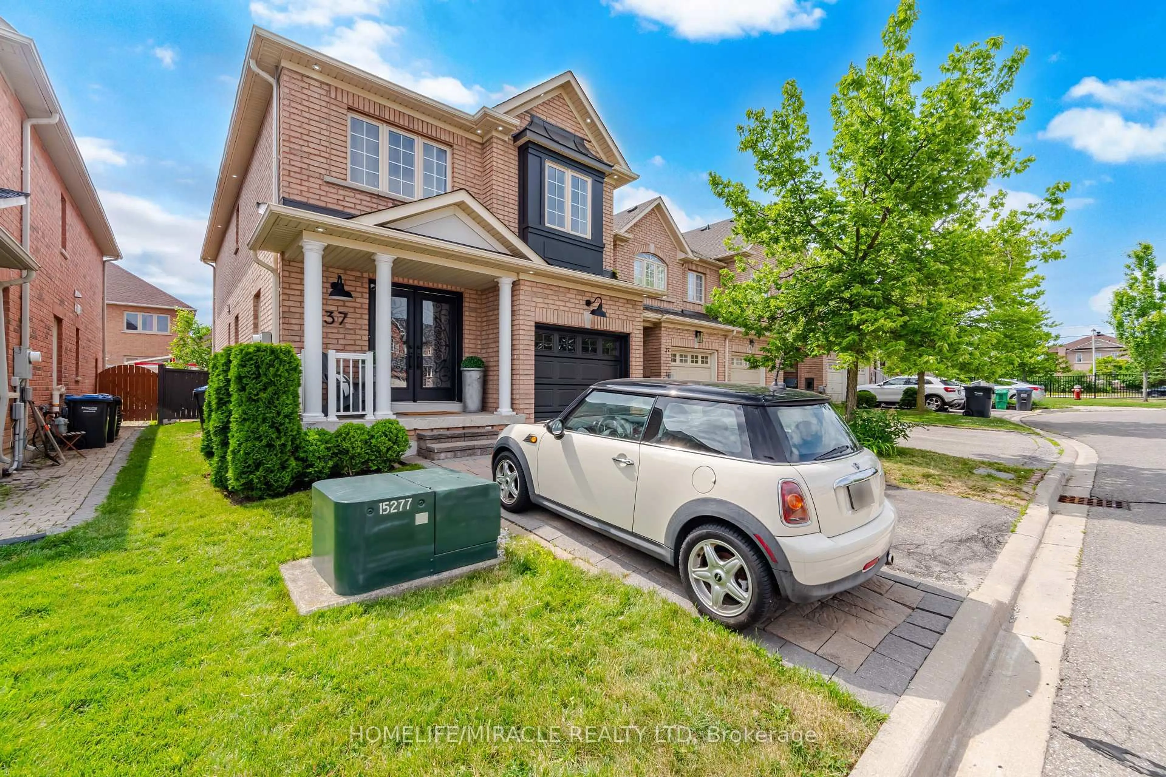 Home with brick exterior material, street for 37 Lacebark Crt, Brampton Ontario L6R 3M7