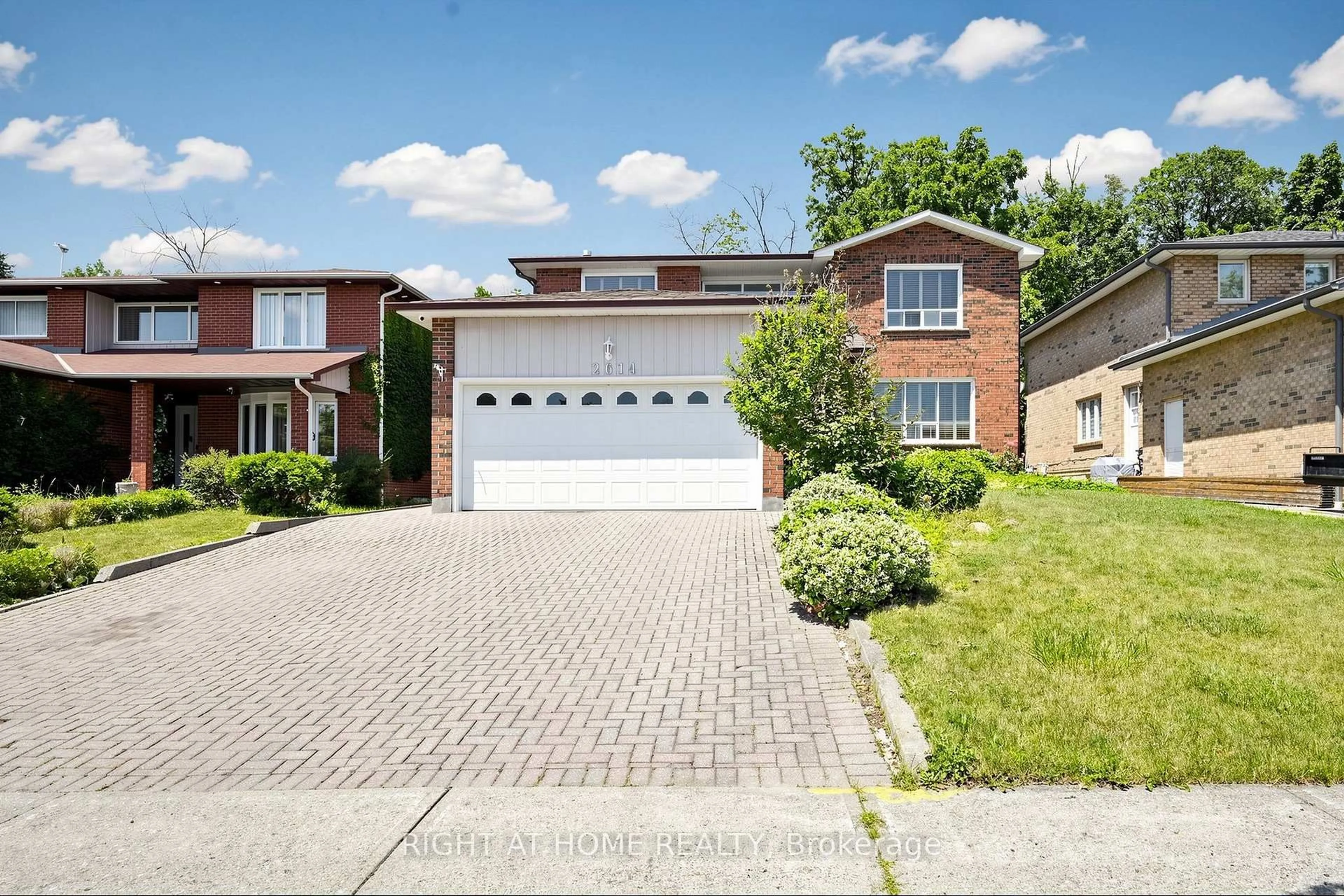 Home with brick exterior material, street for 2614 Pollard Dr, Mississauga Ontario L5C 3H1