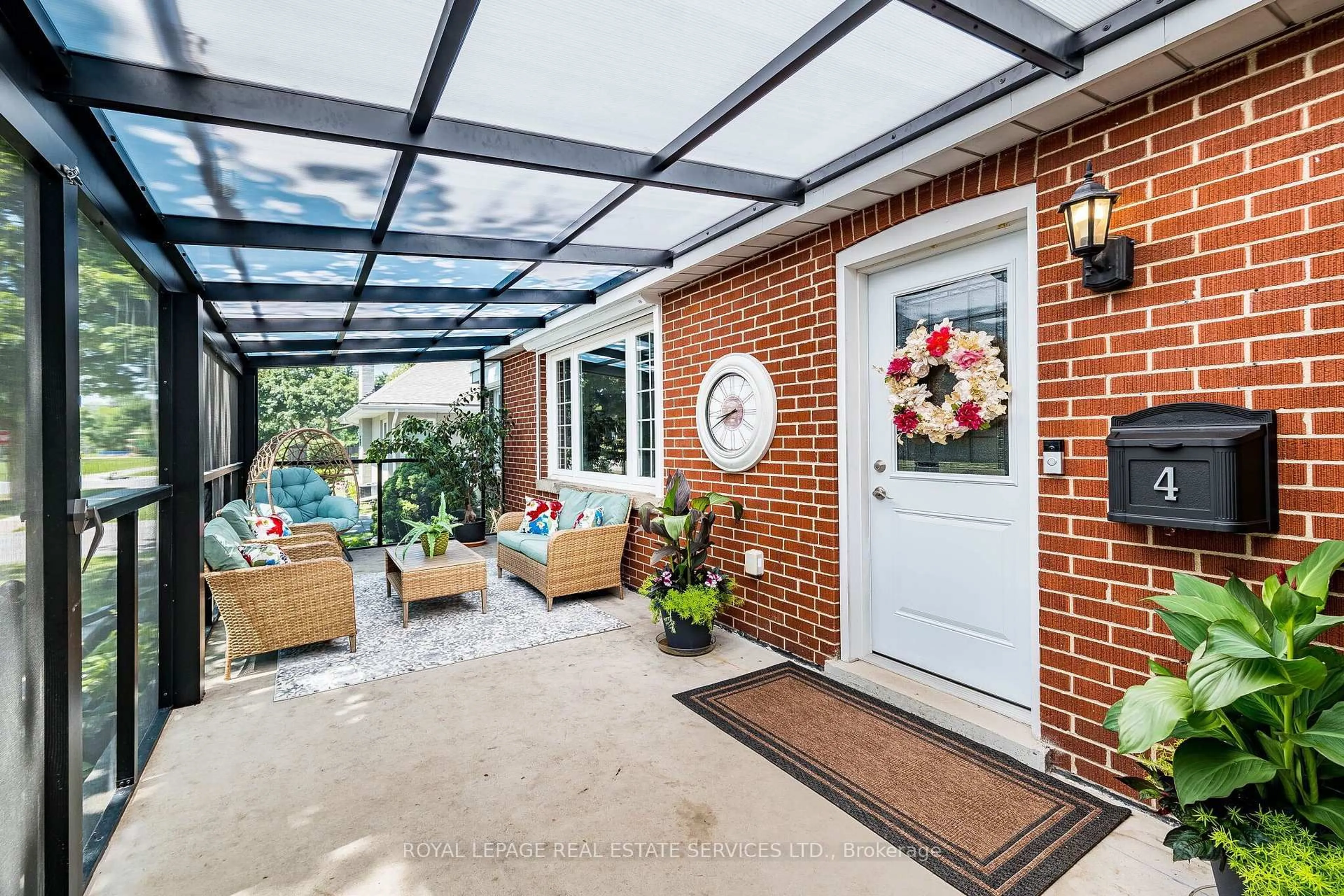 Patio, street for 4 Fern St, Brampton Ontario L6Y 1X2
