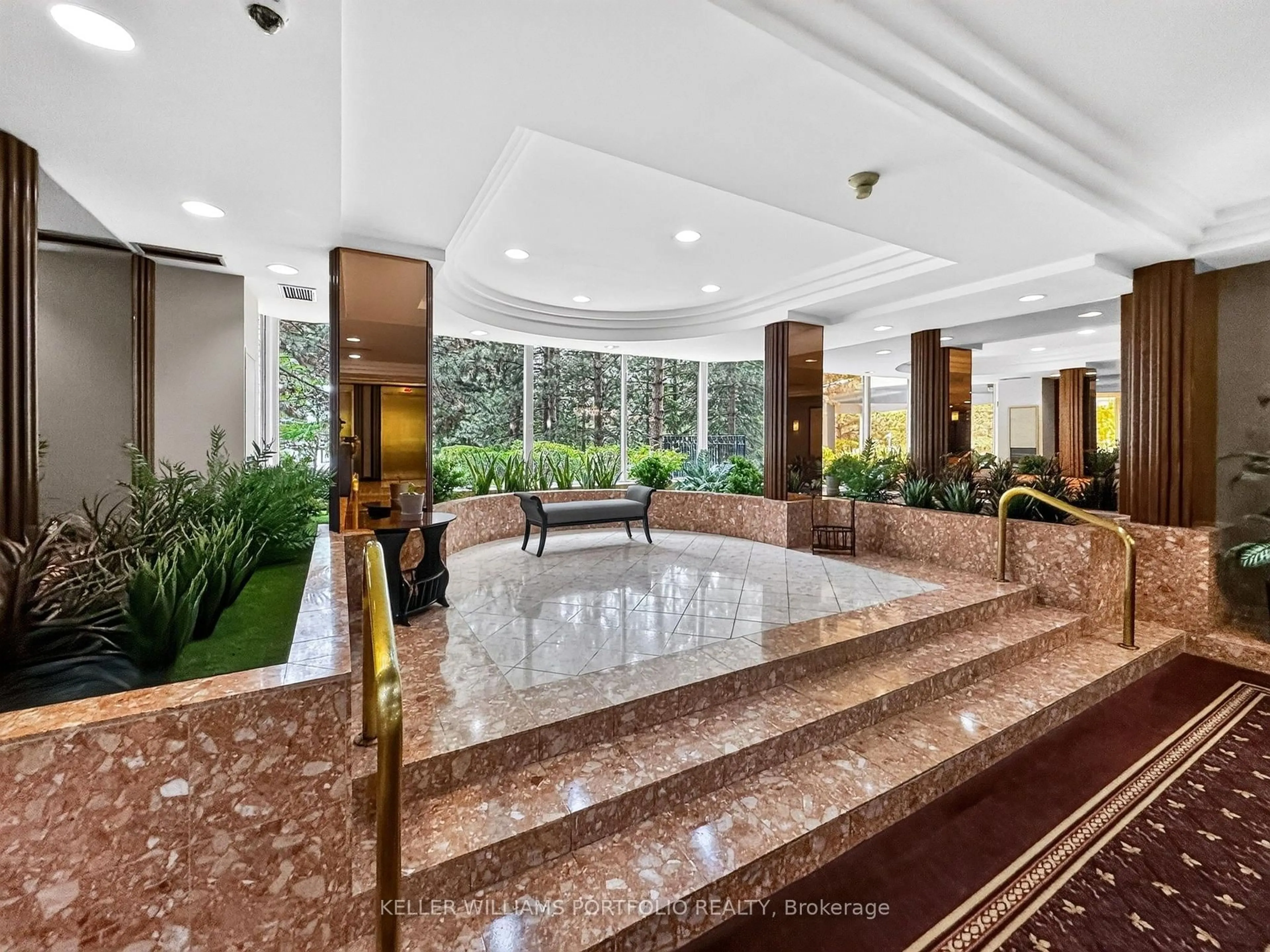 Lobby for 24 Hanover Rd #1008, Brampton Ontario L6S 5K8