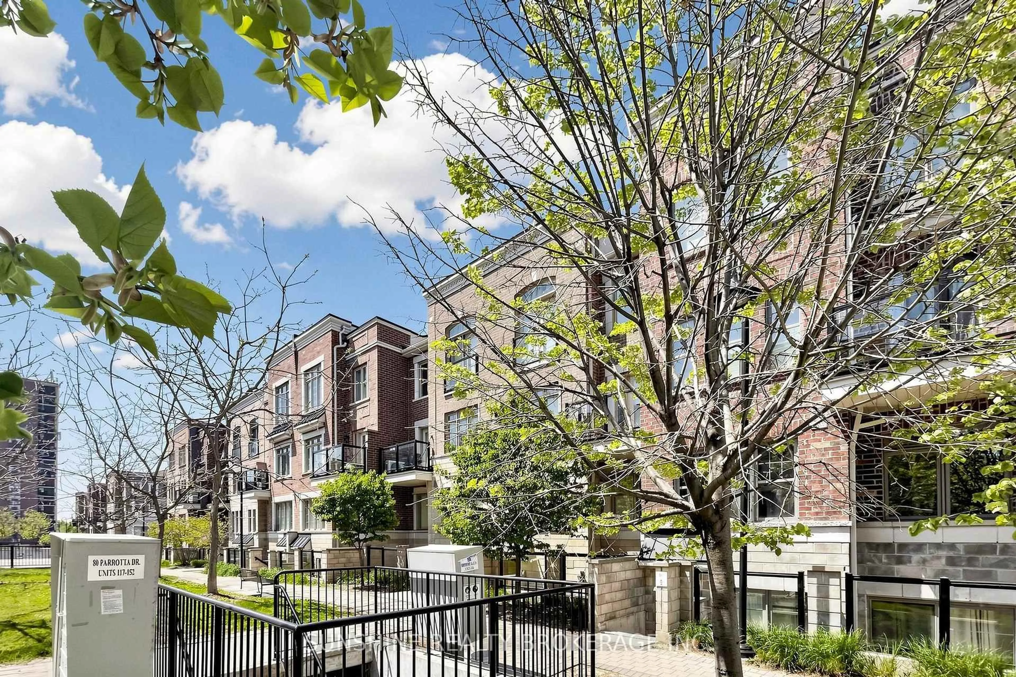Patio, street for 2335 Sheppard Ave #7, Toronto Ontario M9M 0B5
