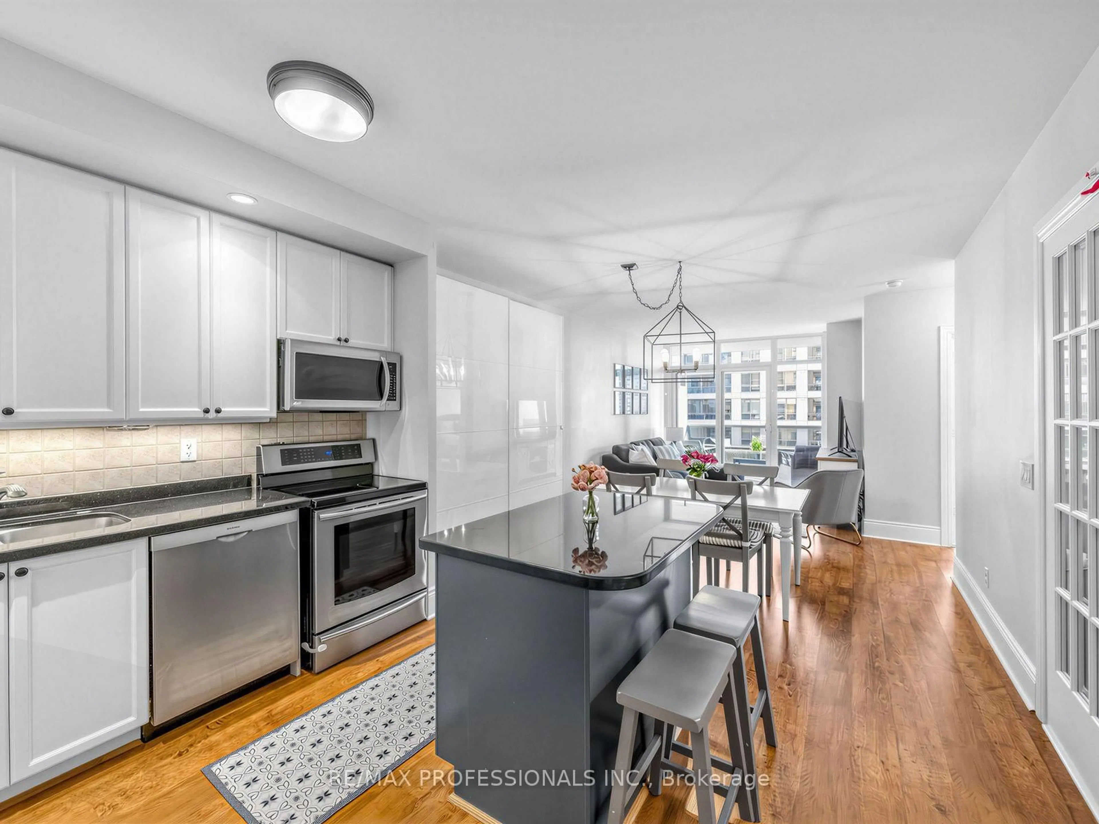 Open concept kitchen, unknown for 5233 Dundas St #1123, Toronto Ontario M9B 6M1