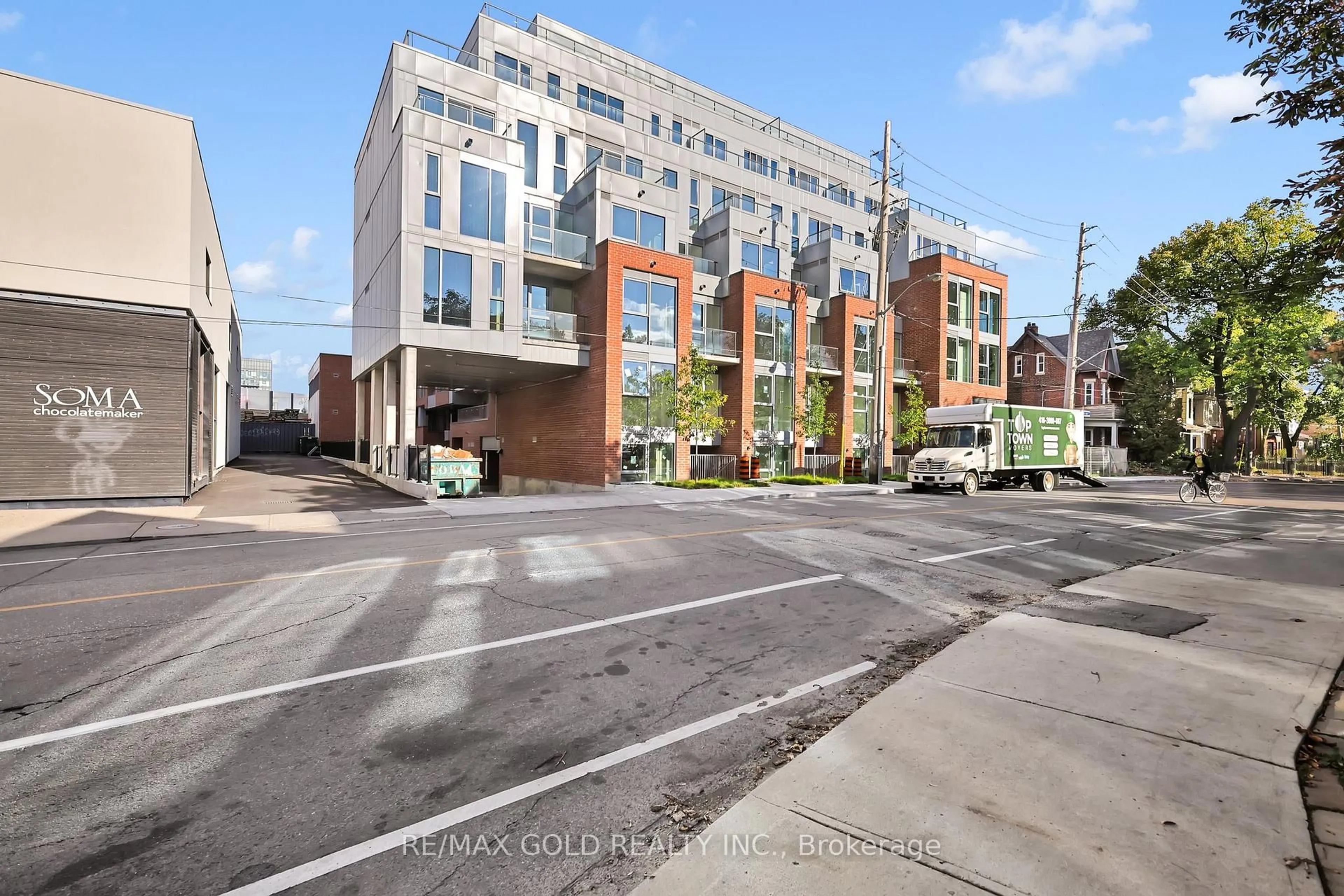 A pic from outside/outdoor area/front of a property/back of a property/a pic from drone, street for 57 Brock Ave #211, Toronto Ontario M3H 3N2