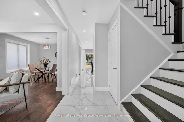 3346 Chartrand Cres, Mississauga 4