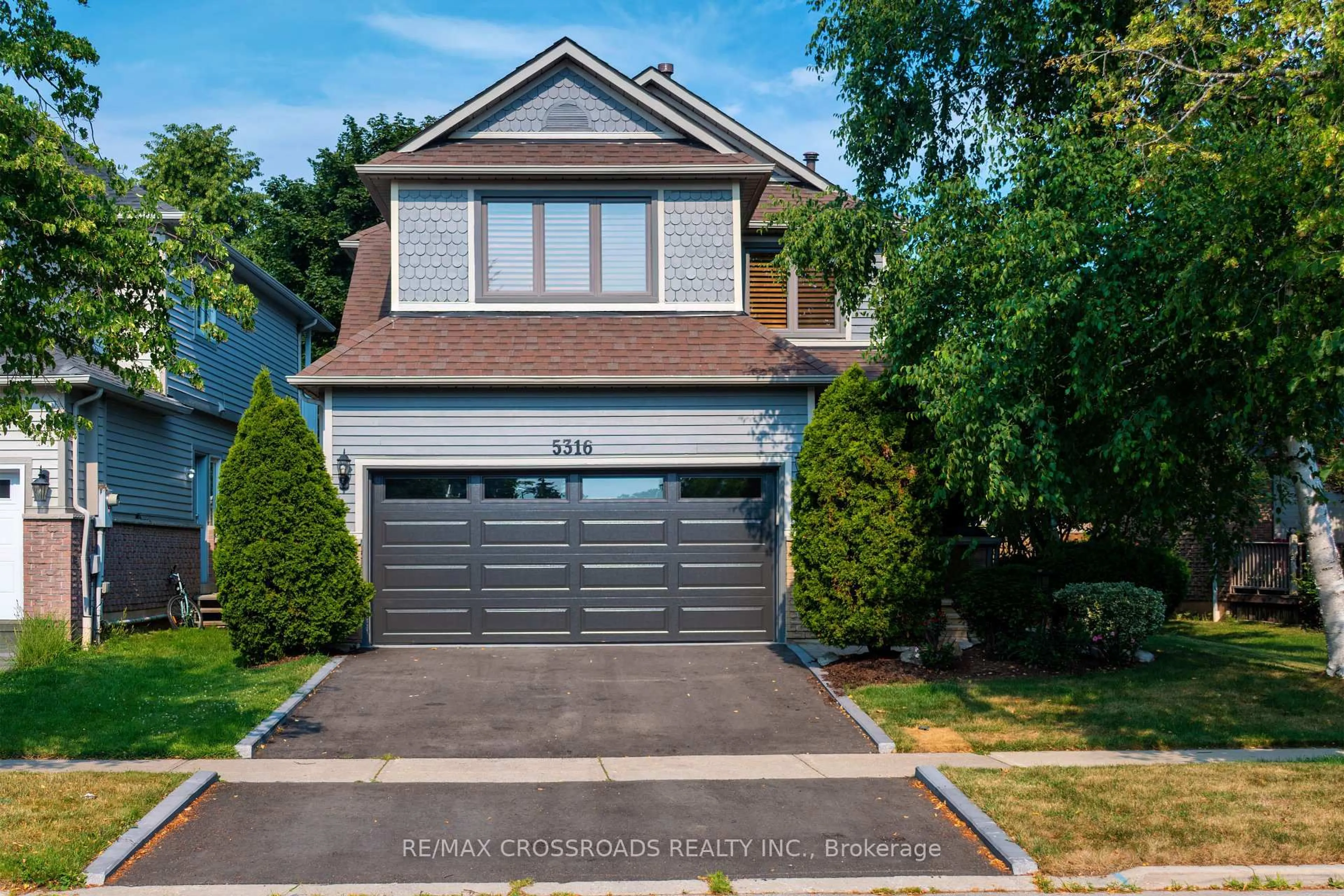 Home with vinyl exterior material, street for 5316 Middlebury Dr, Mississauga Ontario L5M 5E6