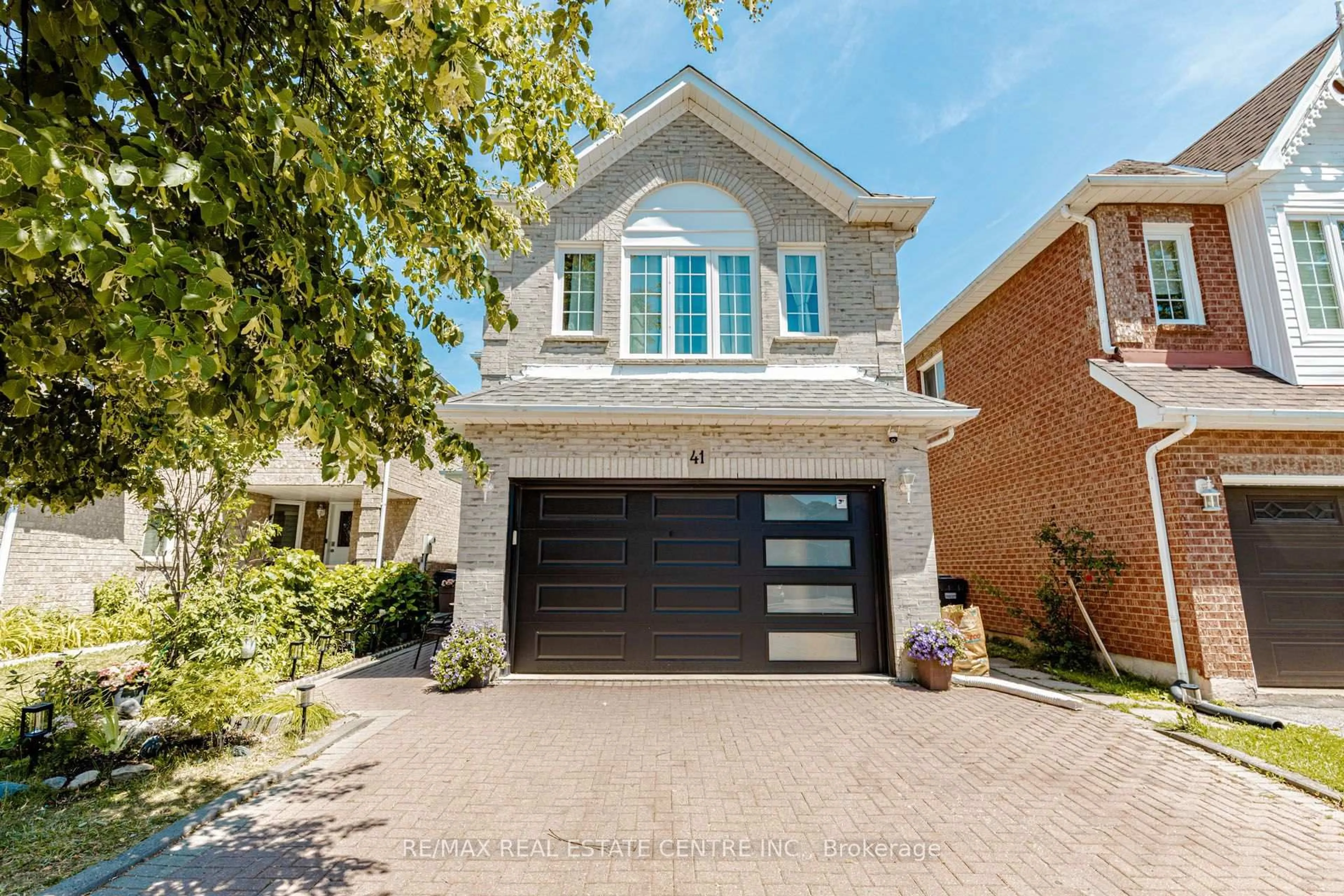Home with brick exterior material, street for 41 Letty Ave, Brampton Ontario L6Y 4T3