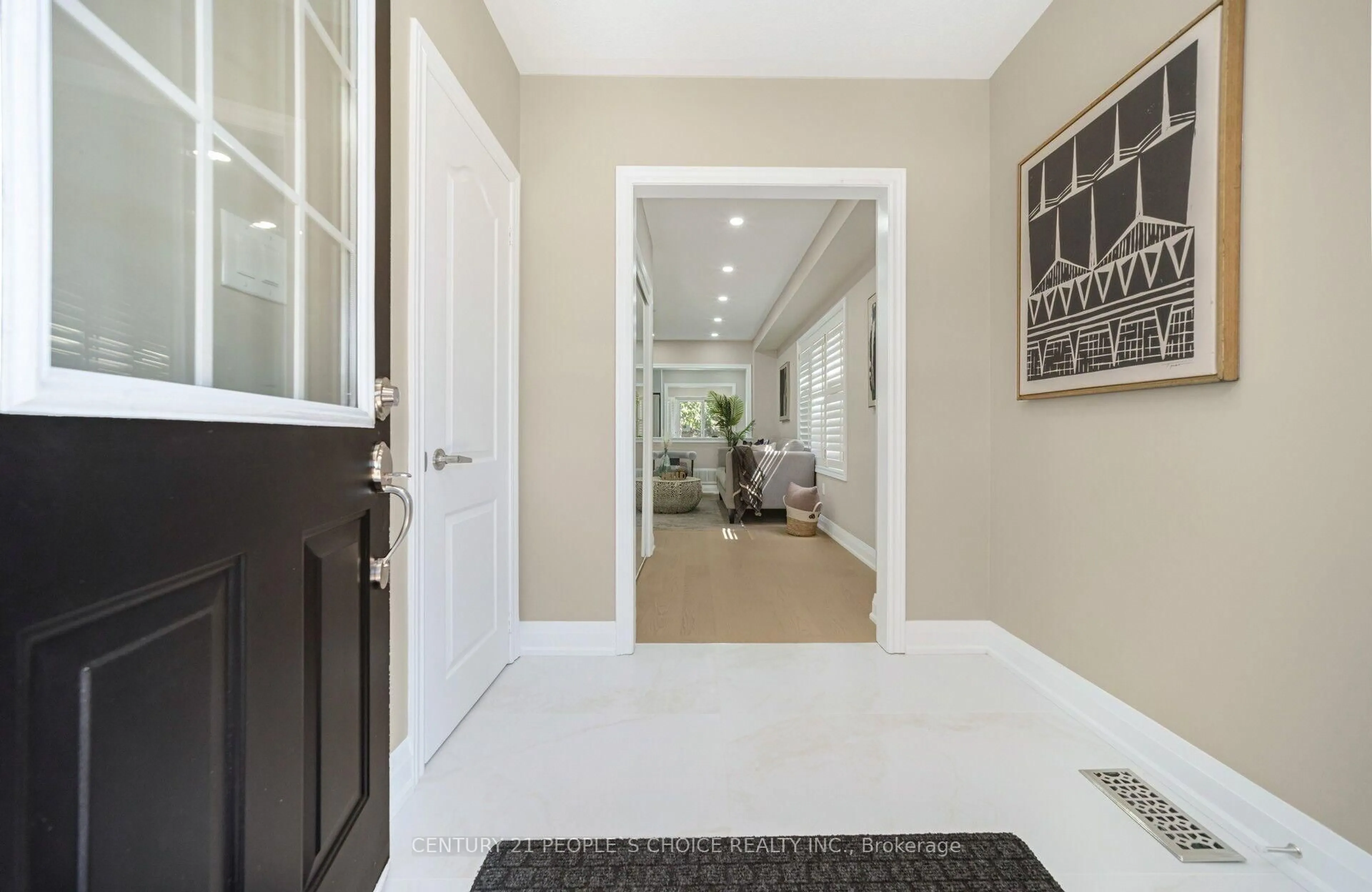 Indoor entryway for 7216 Gagliano Dr, Mississauga Ontario L5W 1X4